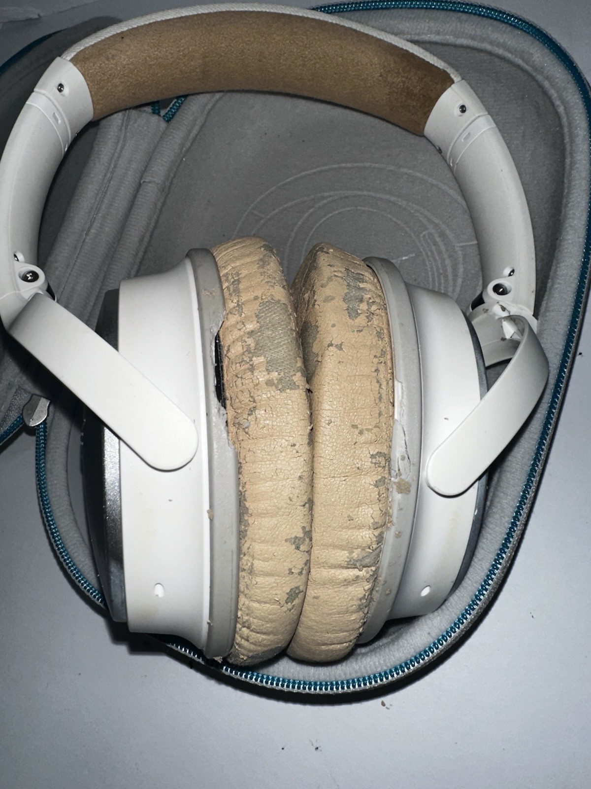 Bose QuietComfort QC25 White Noise Cancelling ⚠️Only One Side Works