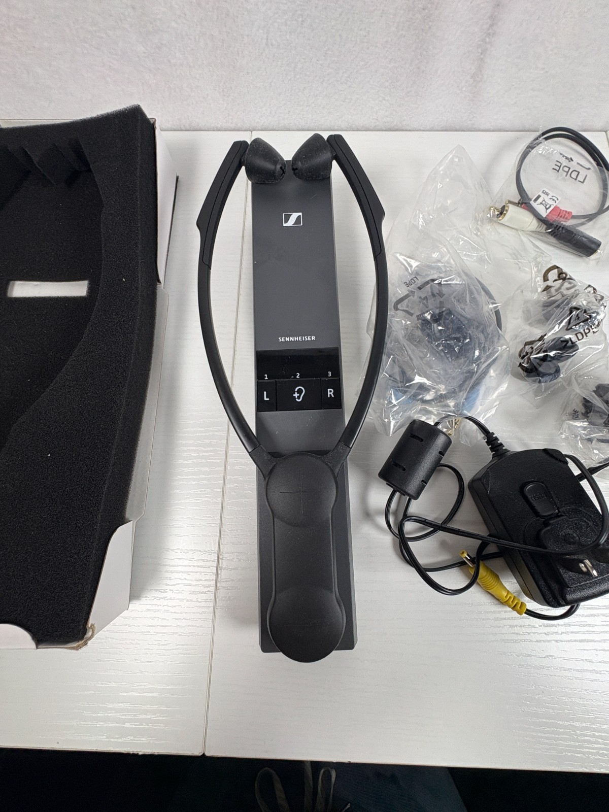 Sennheiser Set 860 2.4 GHz Digital Wireless TV Listening System Speech Clarity