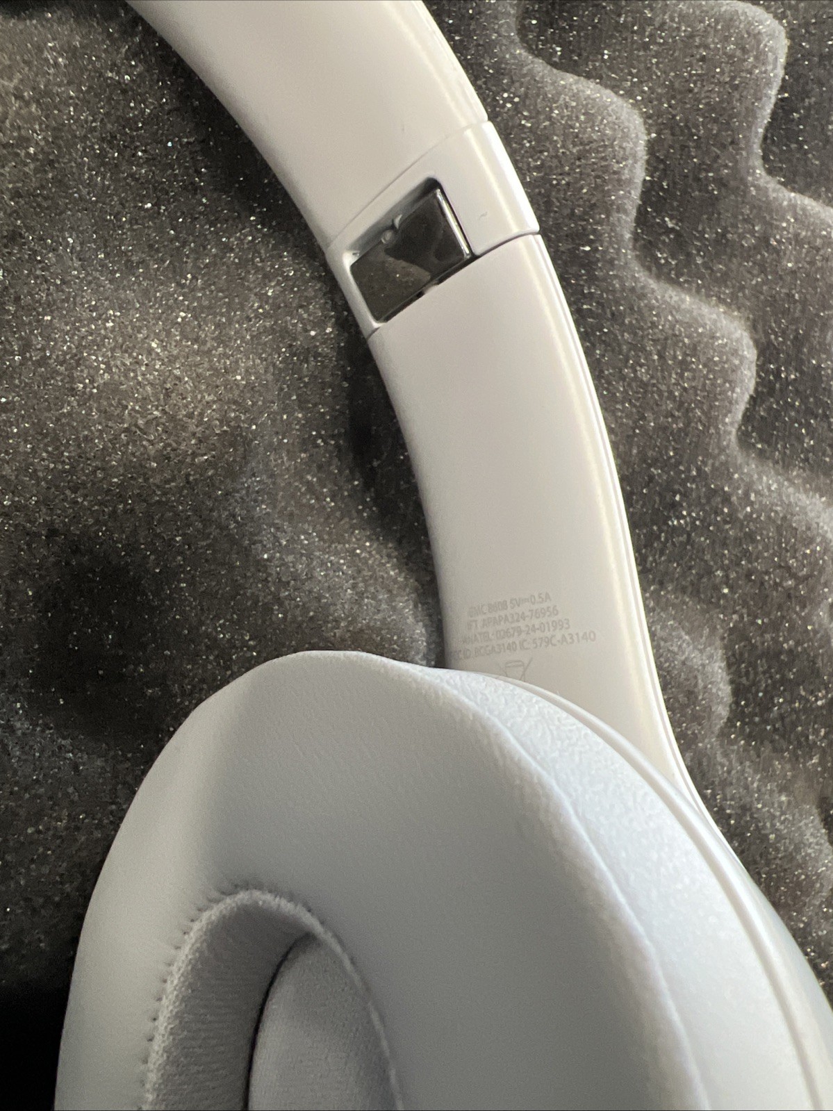 Beats by Dr. Dre Solo4 Wireless On-Ear Headphones MATTE GRAY MG7J4LL/A | SEALED