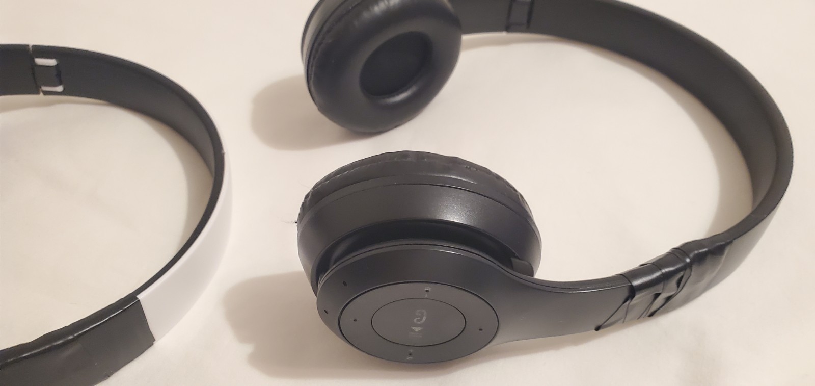 P47 wireless blue tooth rechargeable headphones