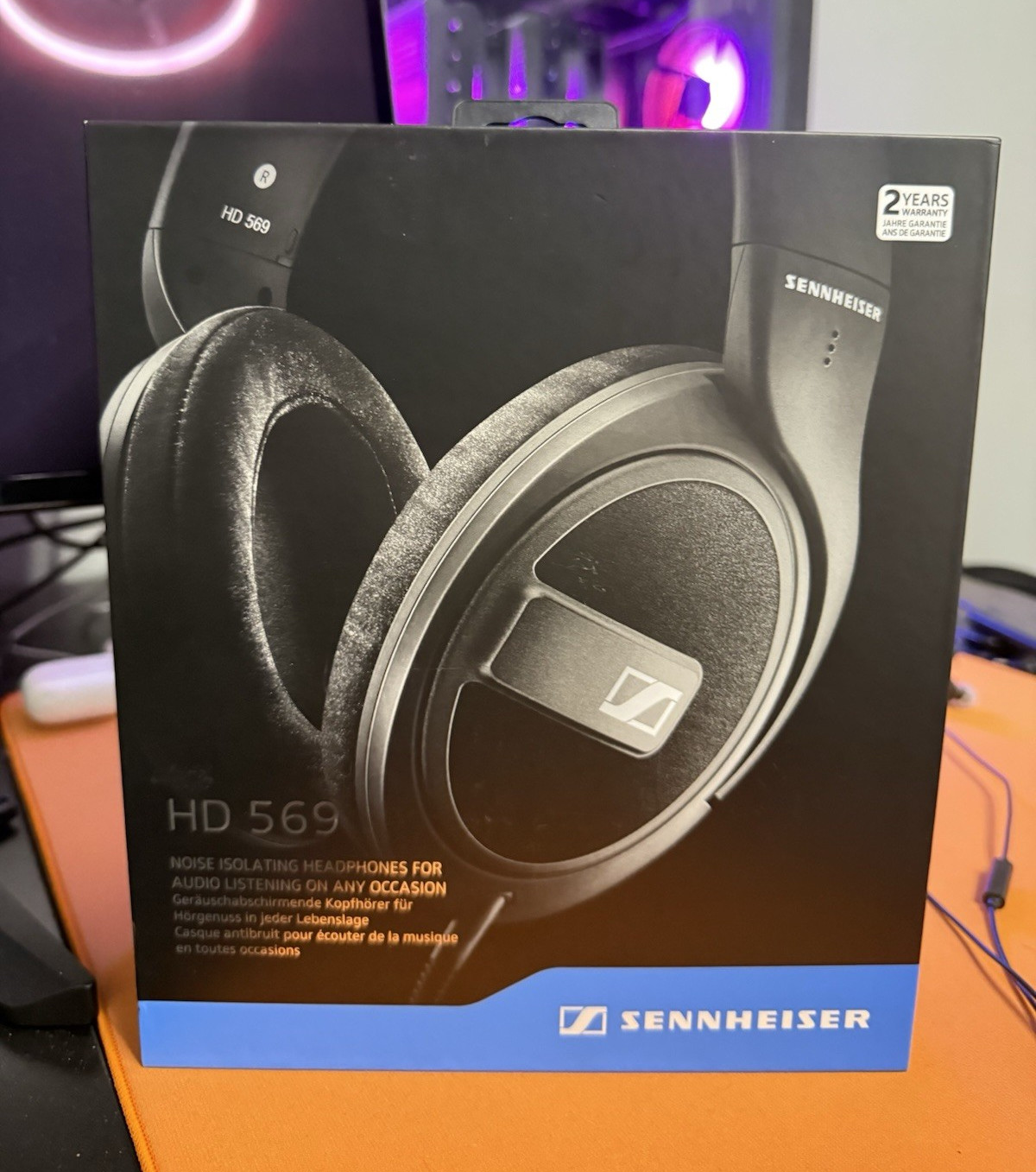 Sennheiser HD 569 Over-Ear Wired 3.5mm Noise Isolating Detachable Cable Black