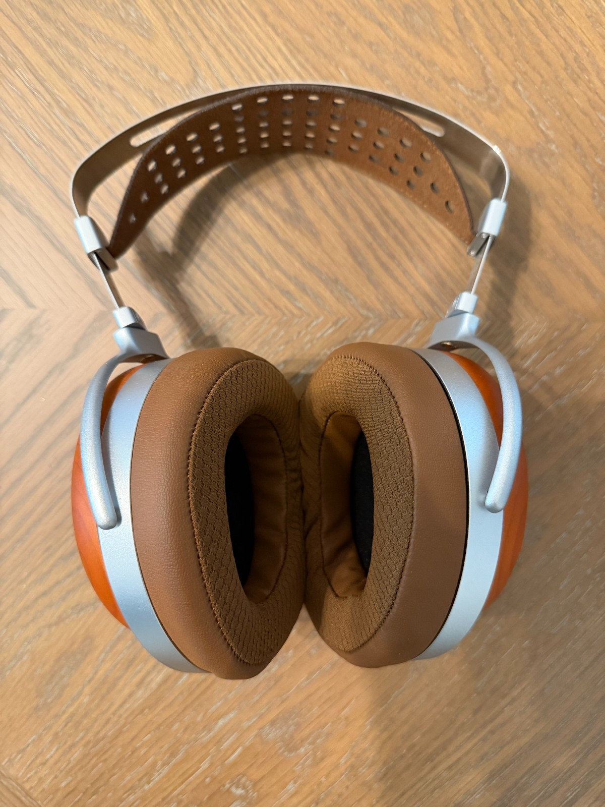 NEW OPEN BOX HIFIMAN HE-R10P Closed Back Planar Magnetic Over-Ear Headphones
