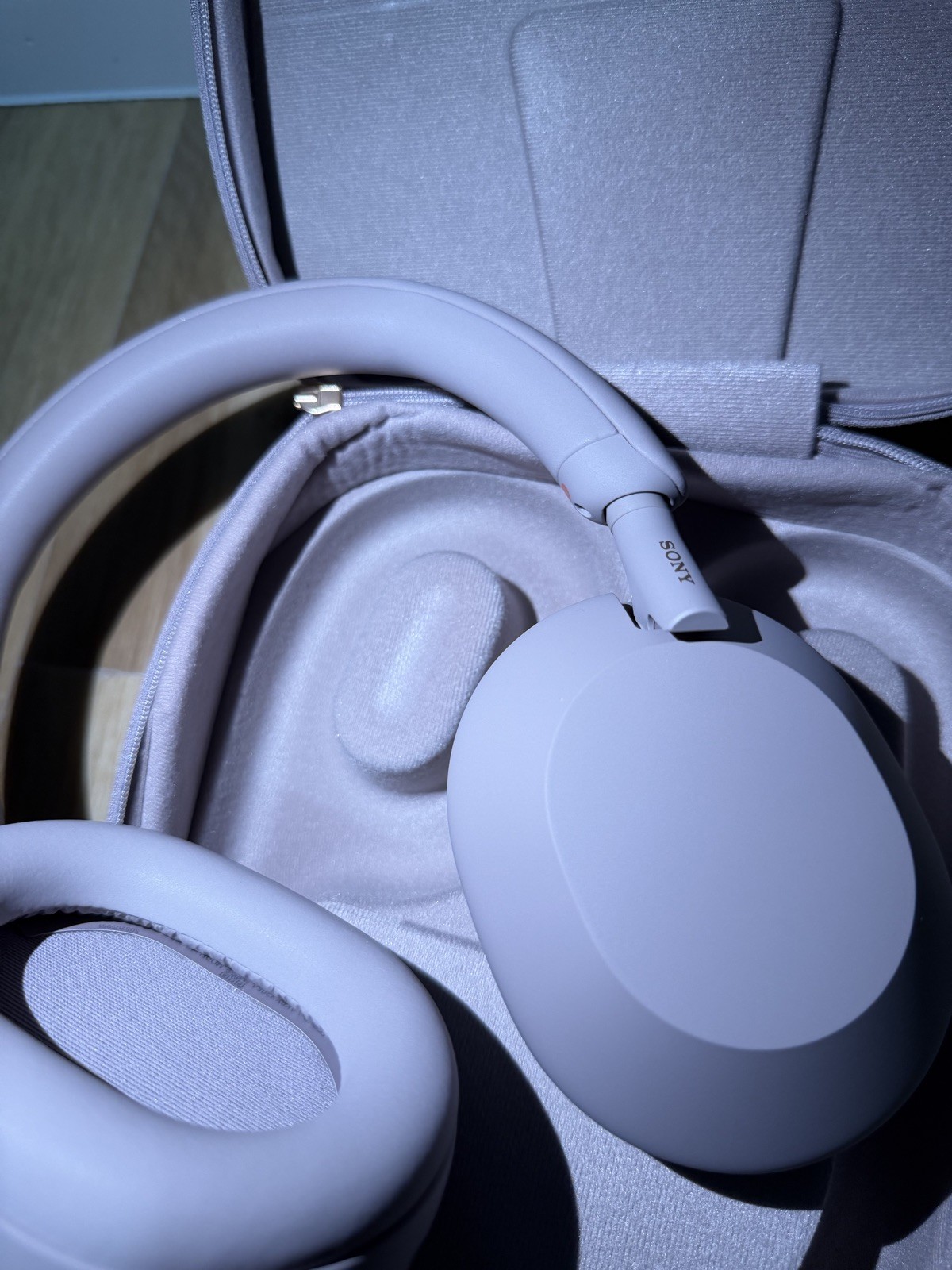 Sony WH-1000XM5 Wireless Noise Canceling Headphones – Smoky Pink