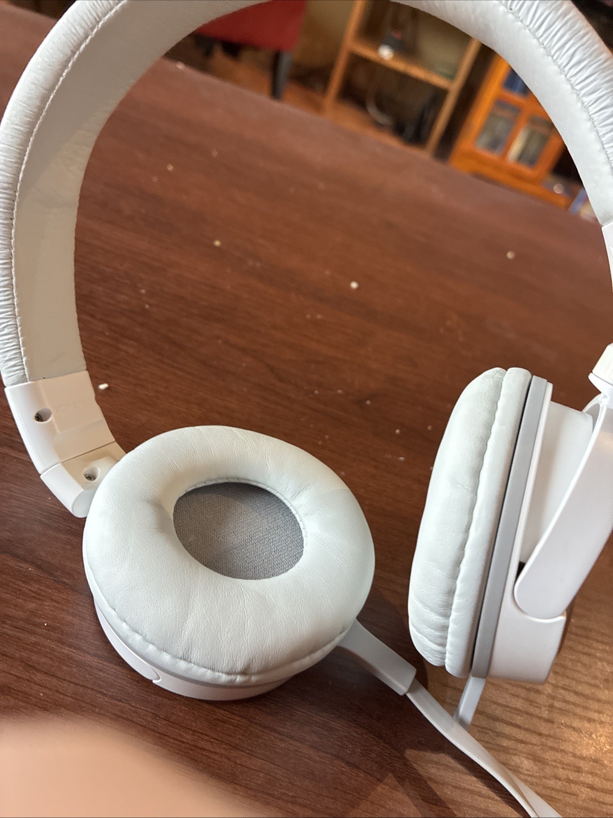 Sony MDR-ZX110 Ear-Pad (On the Ear) Headband Headphones – White
