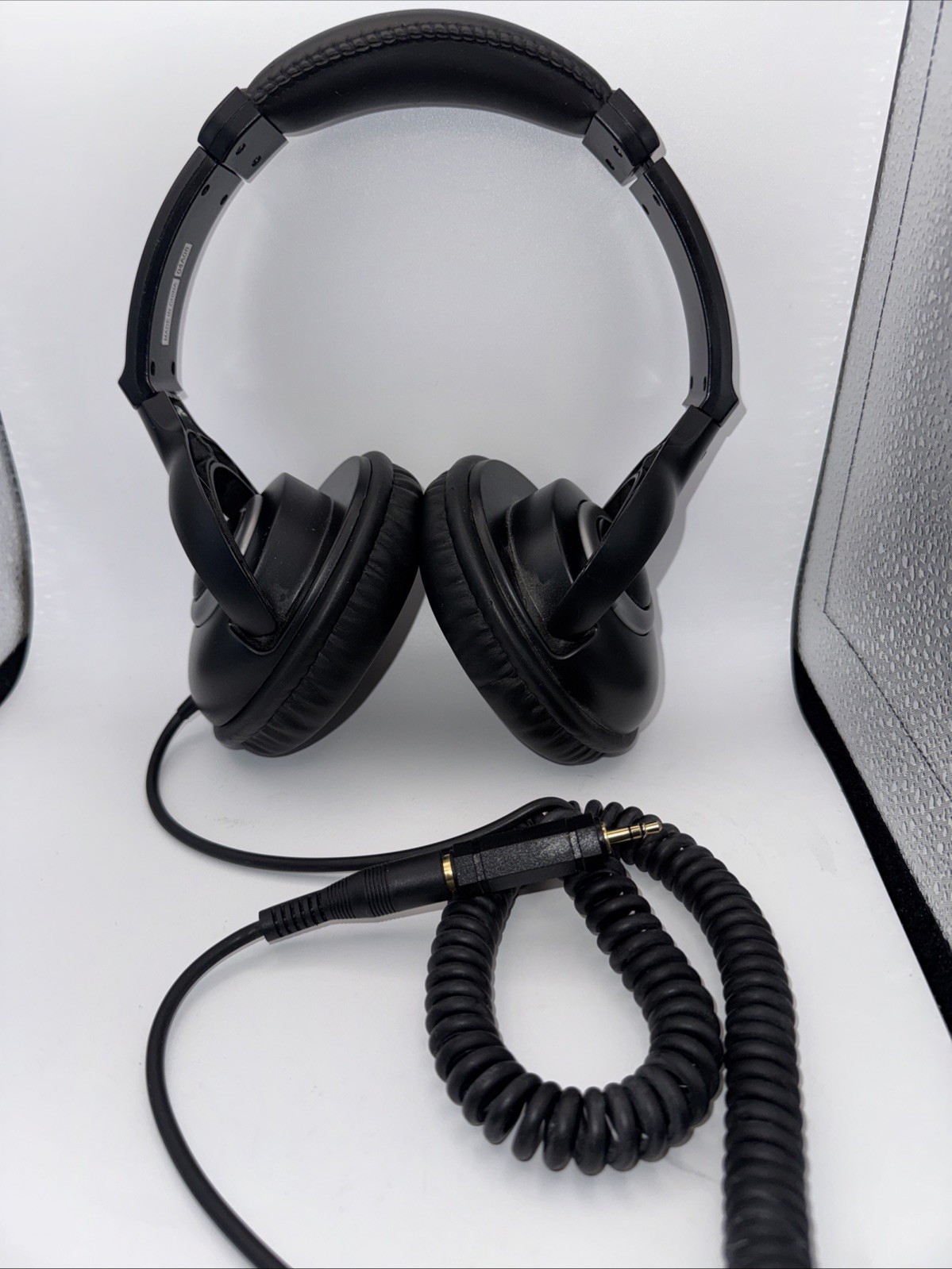RadioShack Headphones Mens Black Wired Over Ear Coiled Cord Vintage