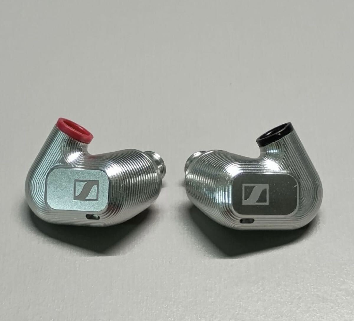Sennheiser IE 900 Wired Audiophile Headphones Silver Confirmed Operation NEW
