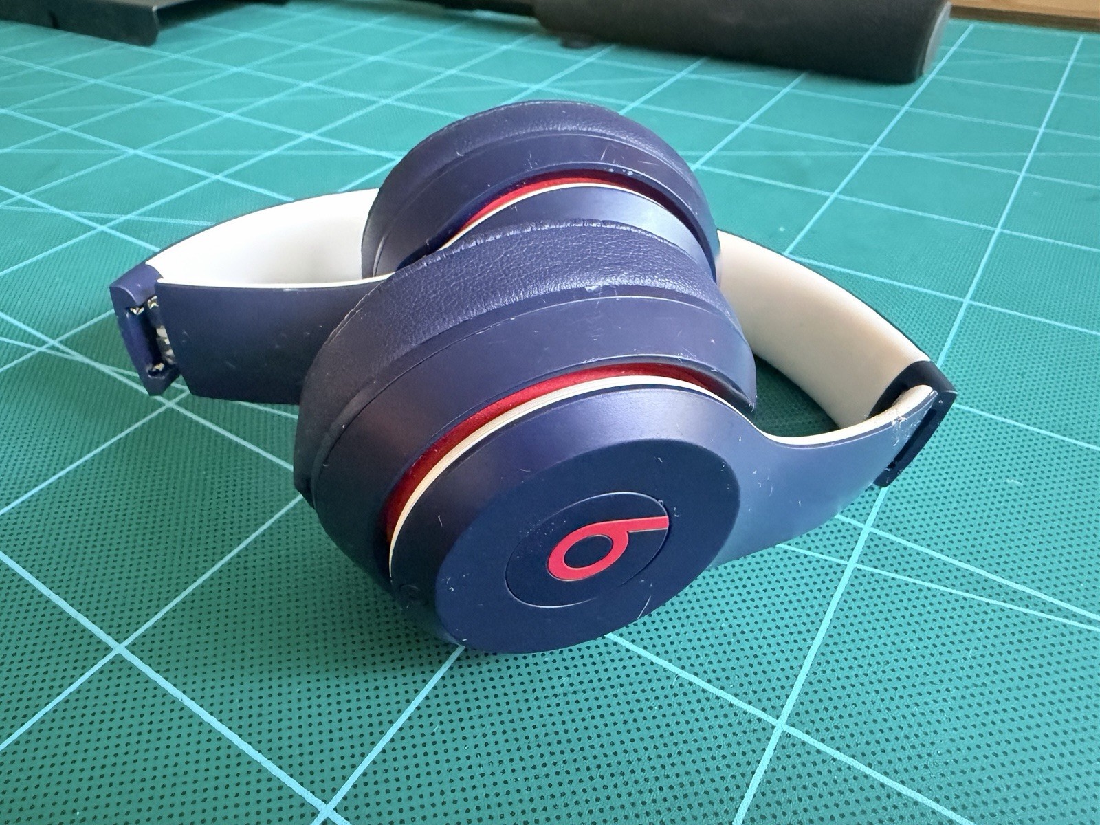 Beats by Dr. Dre Solo3 Wireless On-Ear Bluetooth Headphones, Blue, Mic
