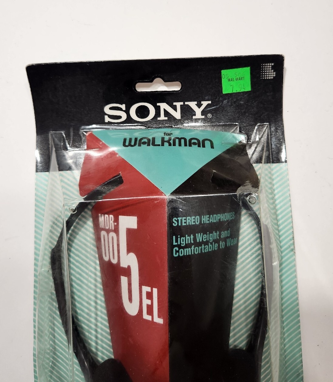 SONY STEREO HEADPHONES NEW IN BOX MDR-005EL DAMAGED BOX COMPLETE