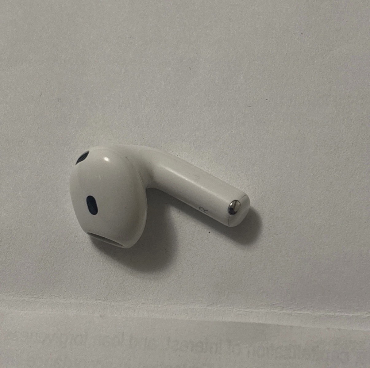 Original Apple AirPods 4 with Active Noise Cancellation (ANC) Right Side – A3055