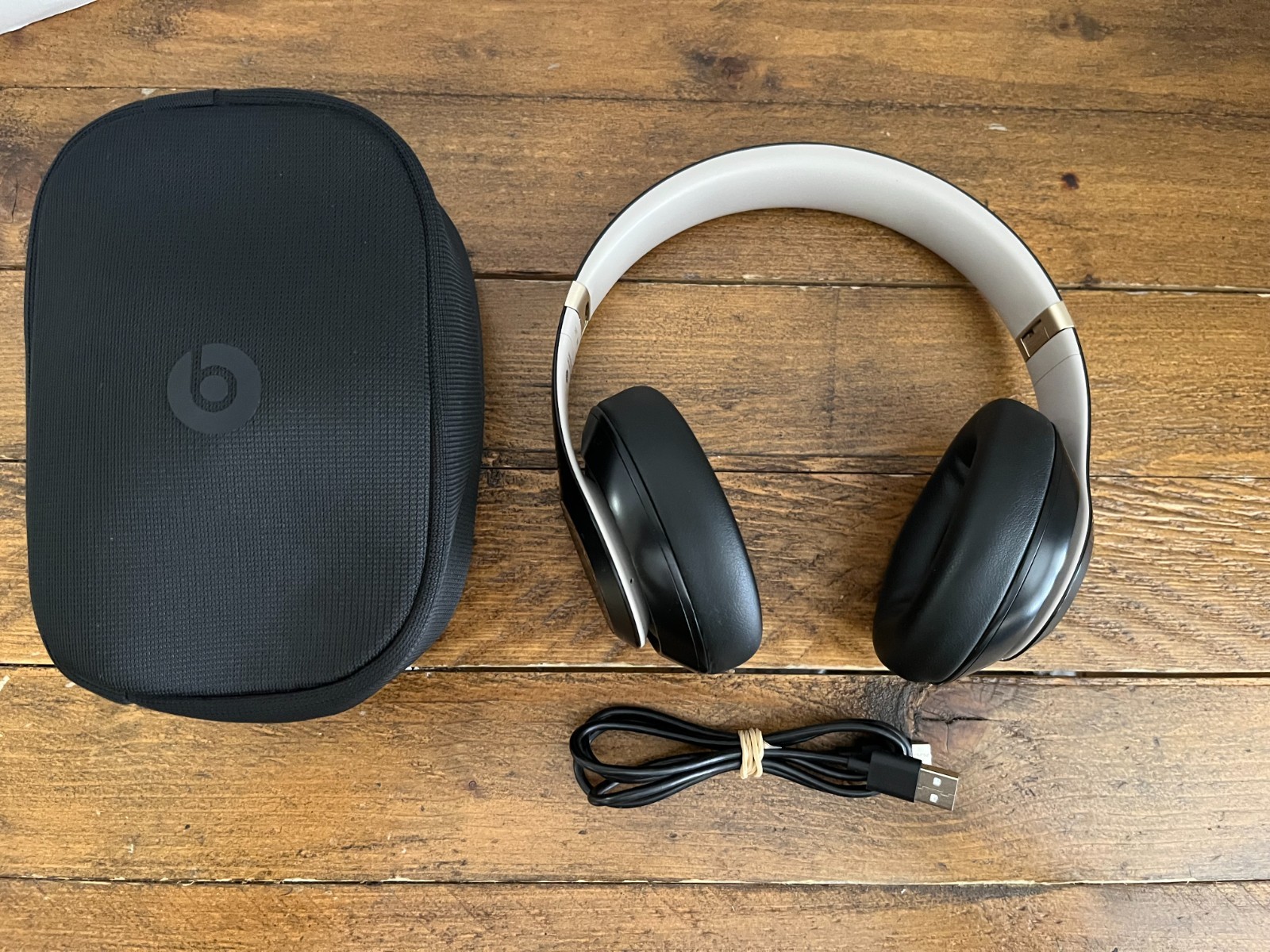 Beats by Dr. Dre Beats Studio Pro Wireless Noise Cancelling Black & Gold w/ Case