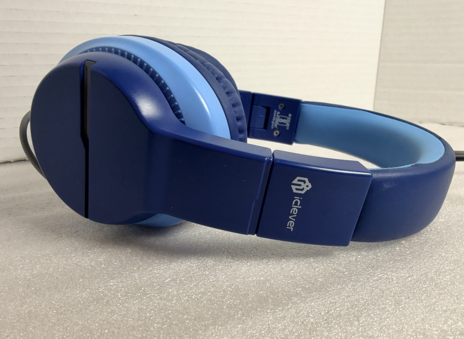 iClever BTH12 Kids Blue Wired Headphones, Over The Ear, With Audio Cord