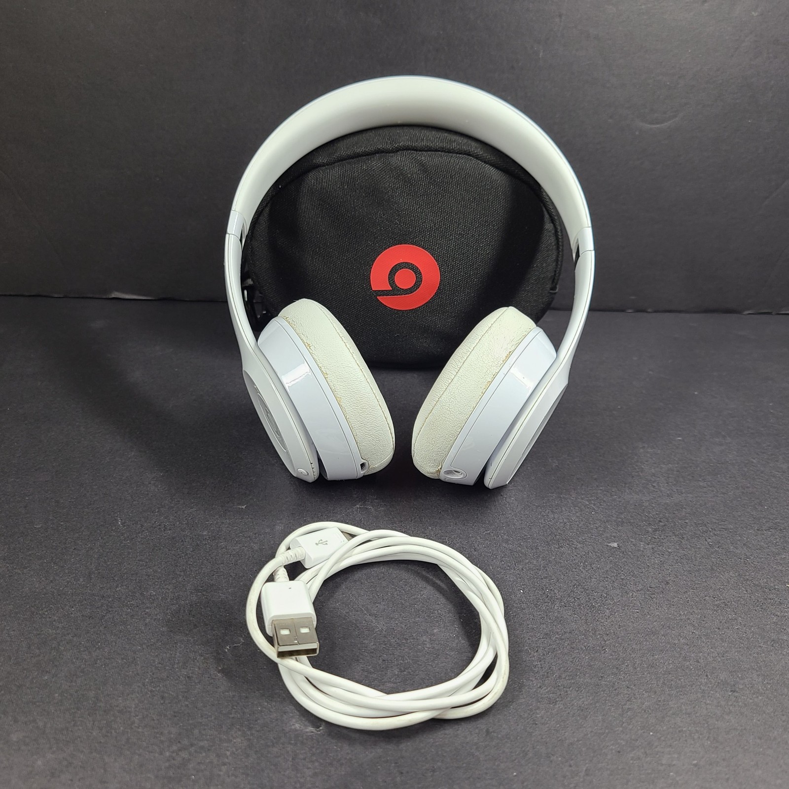 Beats by Dr. Dre Beats Solo3 Wireless On-Ear Headphones – Gloss White A1796
