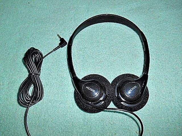 *NEW* KOSS HP/6 WIRED STEREO FOLD FLAT HEADPHONES