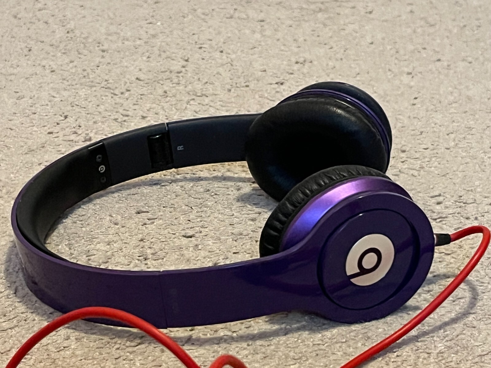beats by dr. dre Purple Headphones with Wire Jack On The Ear Pad Headband Rare