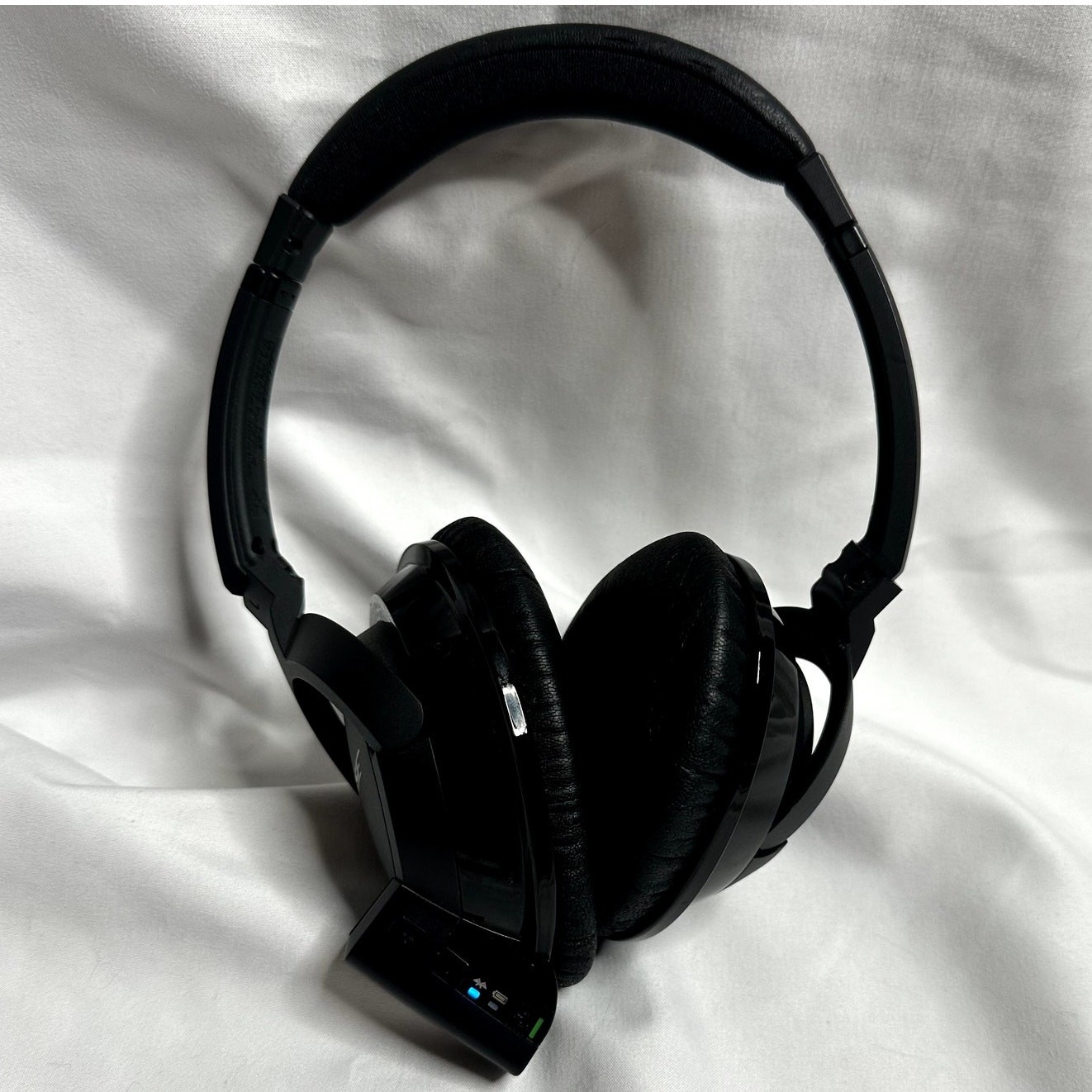 Bose SoundLink AE2w Around-Ear Wireless Bluetooth Headphones Headband Black Case