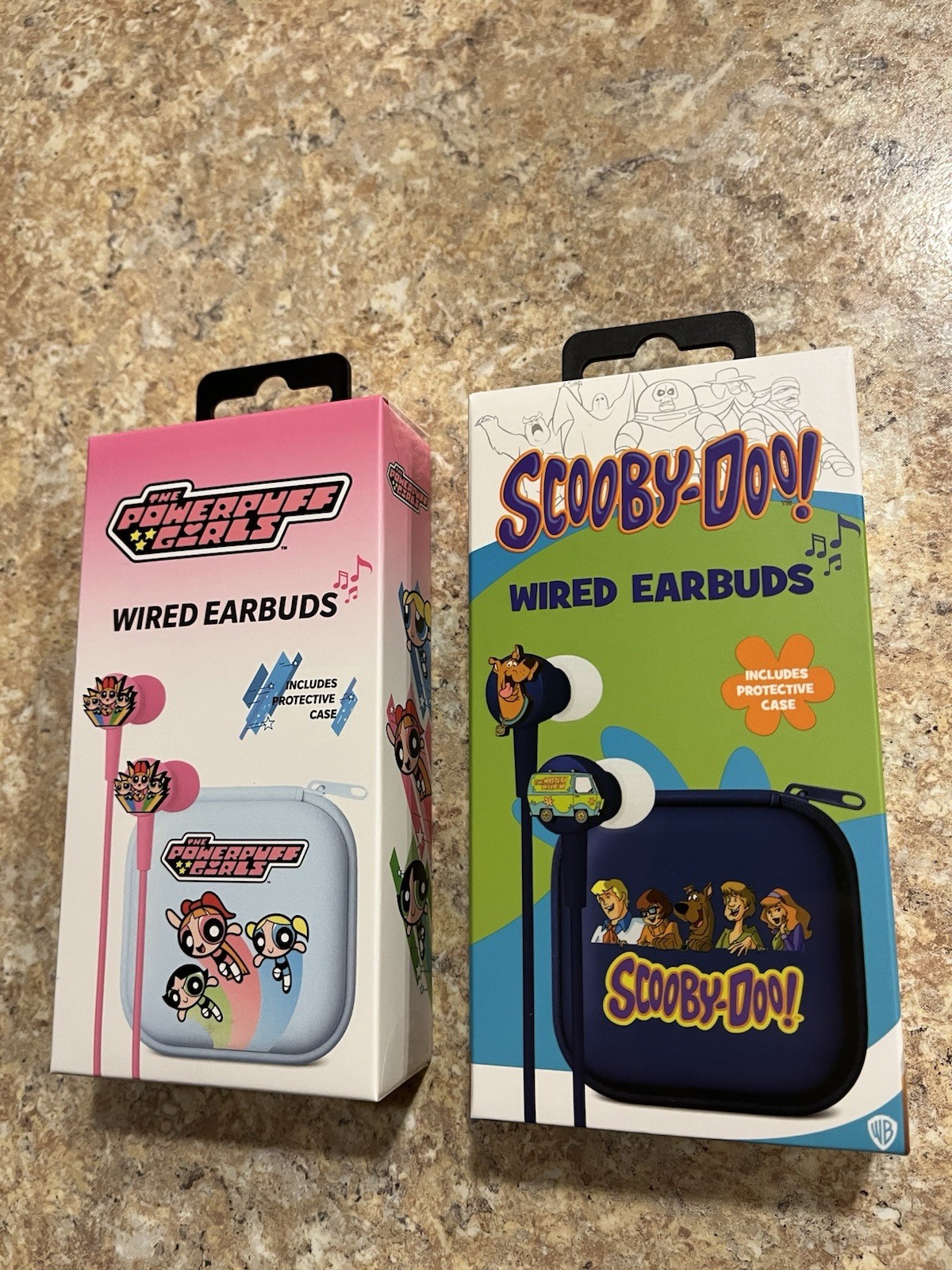 Scooby-Doo & The Power Puff Girls Wired Earbuds & Protective Case NEW-WB