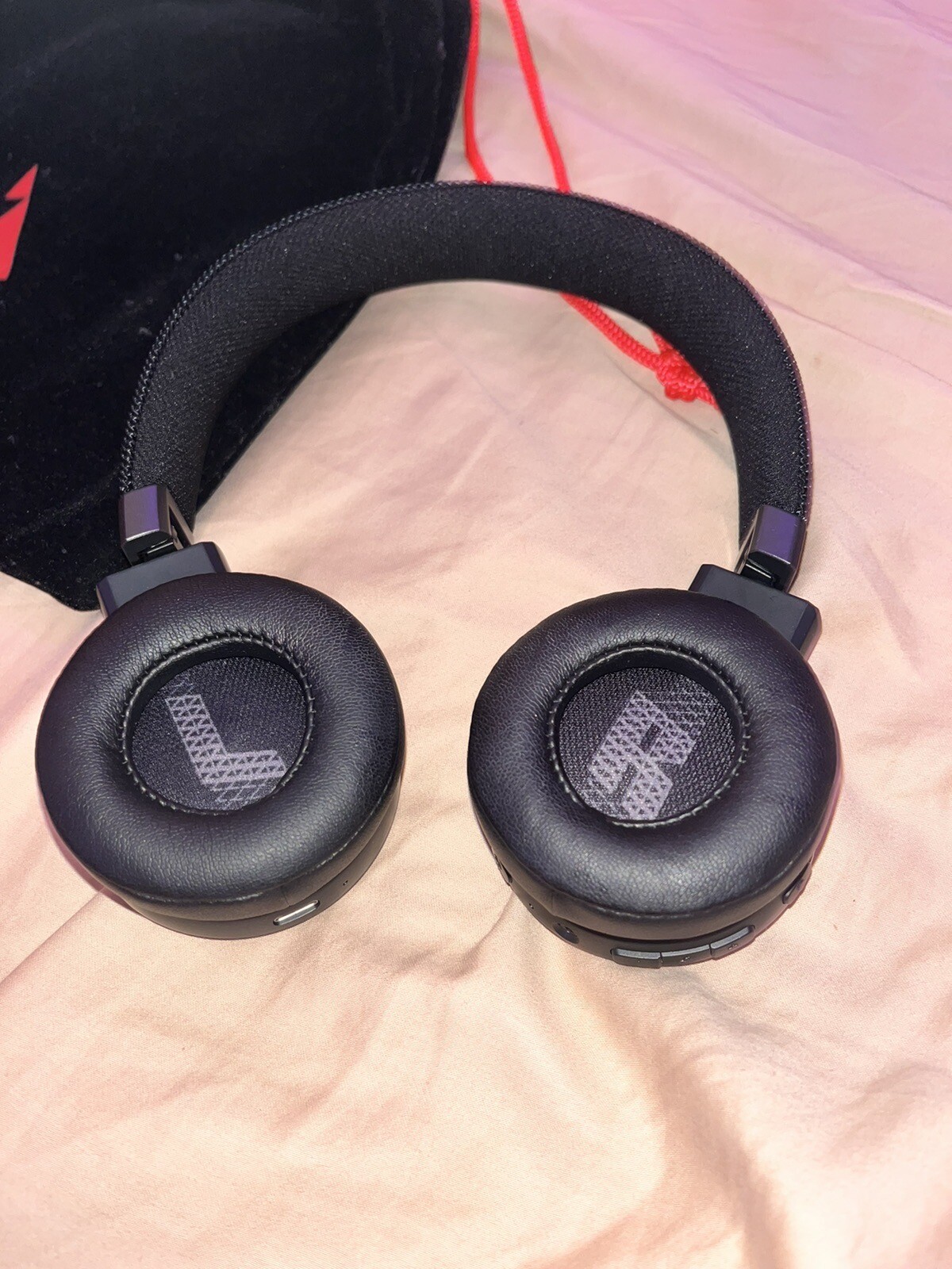 JBL Live 460NC On Ear Noise cancellation Headphones & Waterproof Caring Pouch