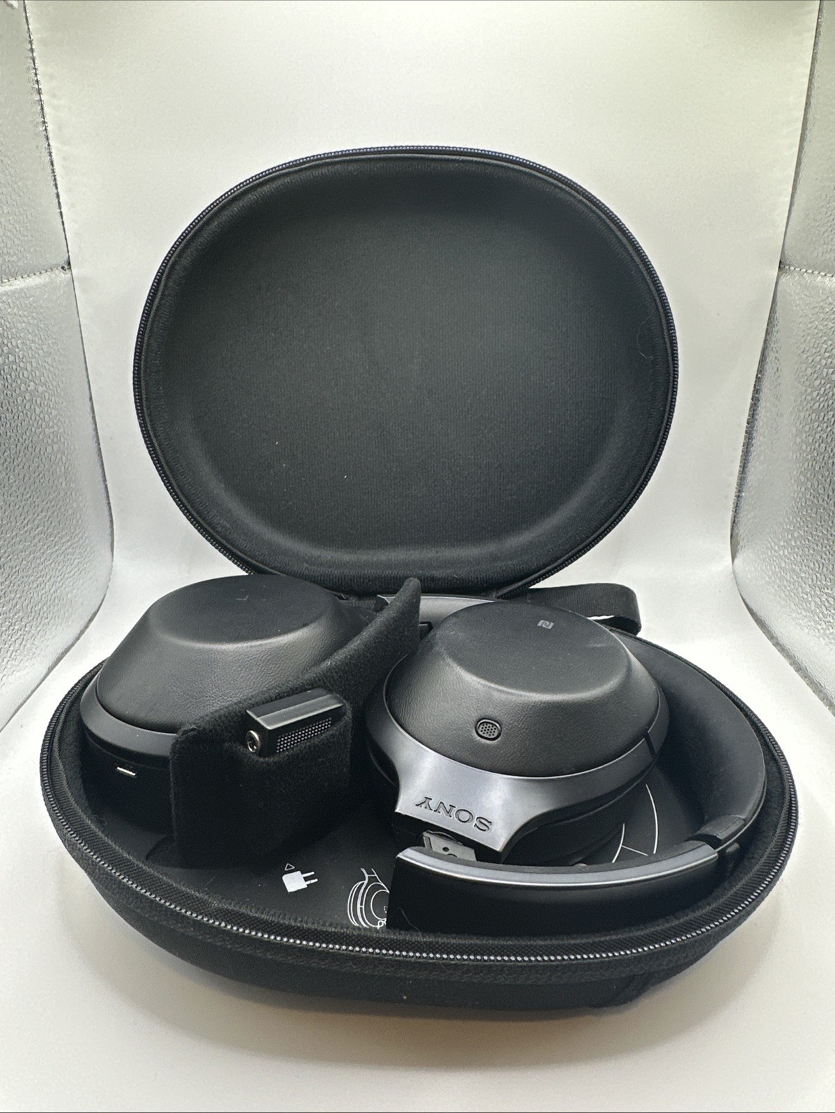 Sony MDR-1000X Wireless Noise Canceling Stereo Over Ear Headset Black