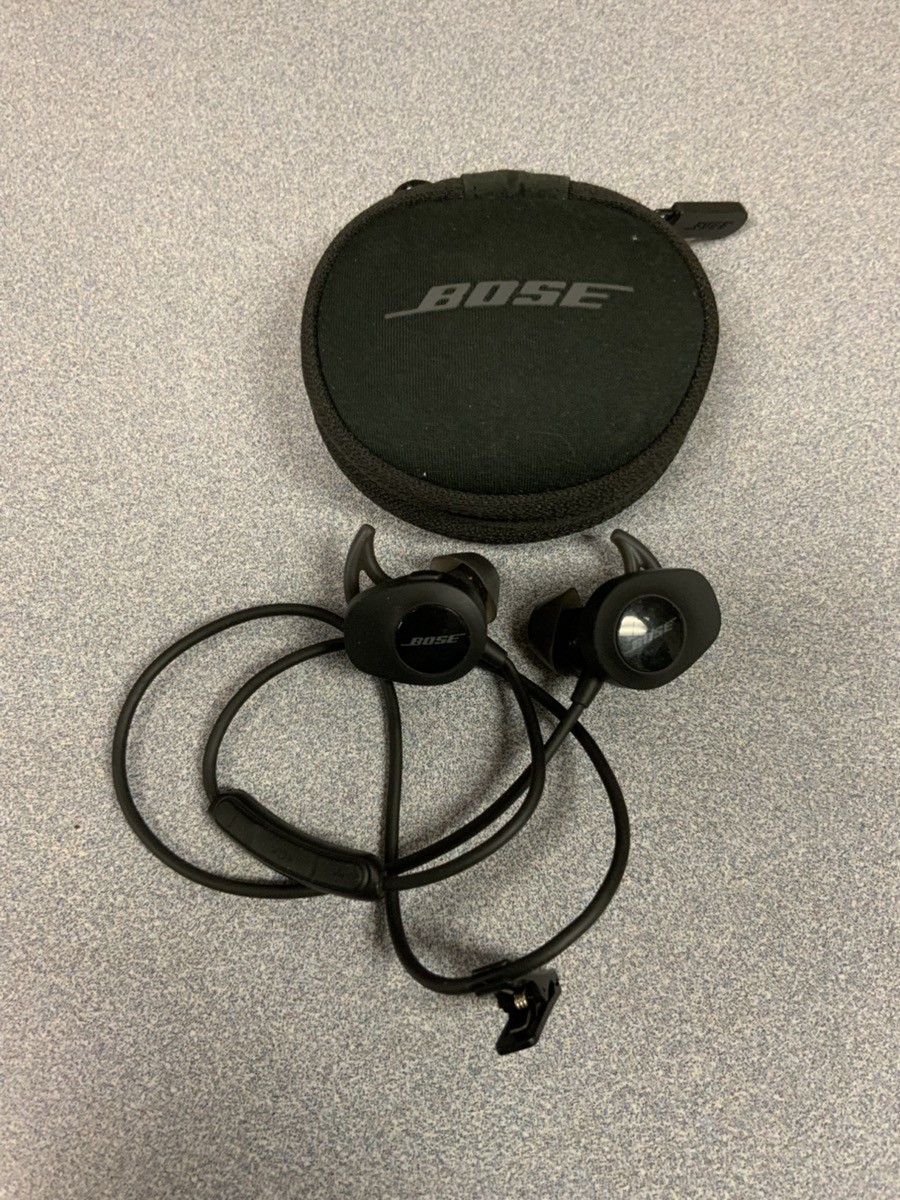 BOSE A17, #D160020007; BOSE NECK BAND SOUND SPORT WIRELESS EARBUDS (G29003764)