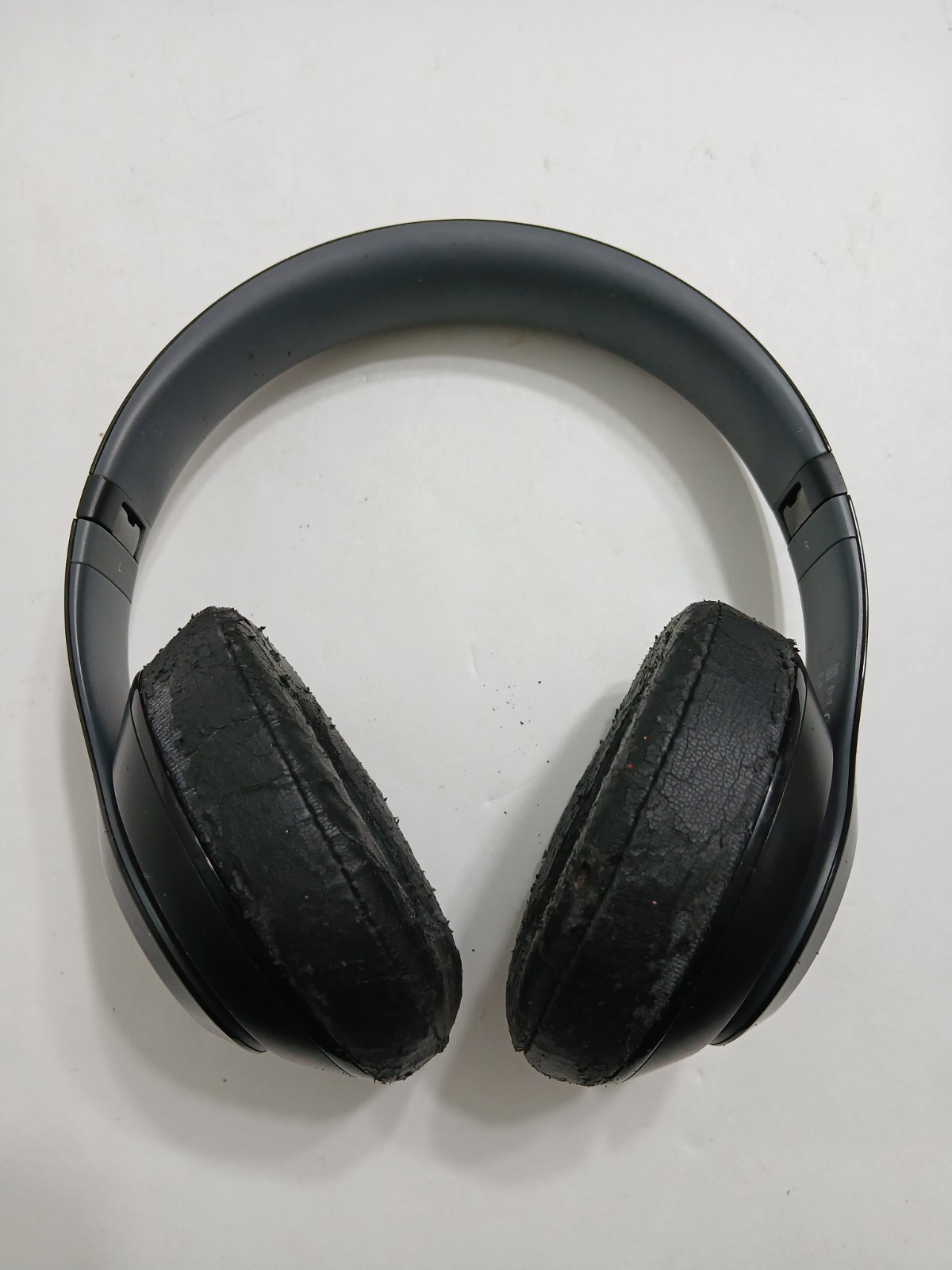 Beats by Dr. Dre Studio 2.0 White Over The Ear Wired Headphones Model B0500