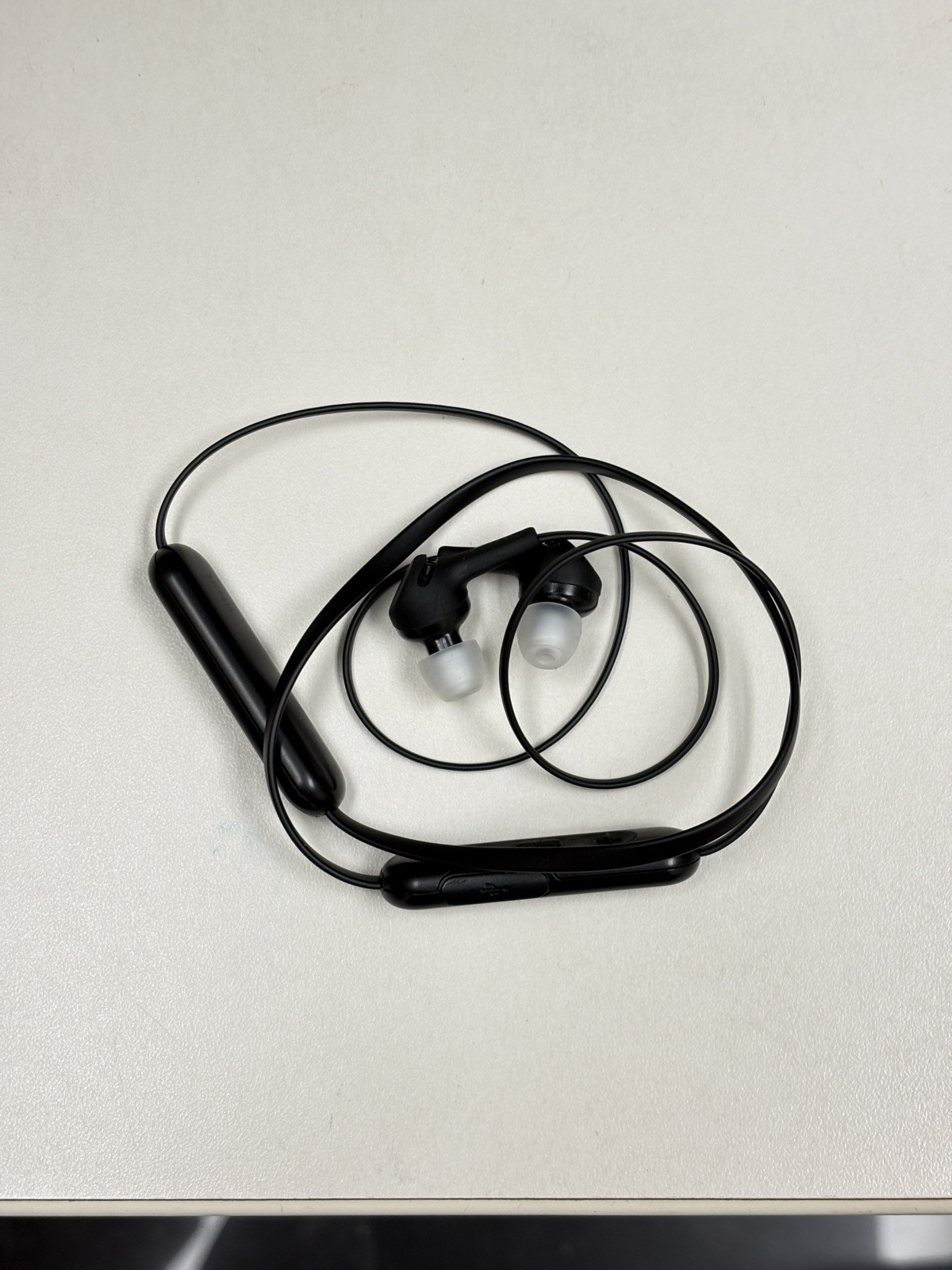 Sony WI-XB400 Extra Bass In Ear Headphones -Black (Not working) FOR PARTS ONLY