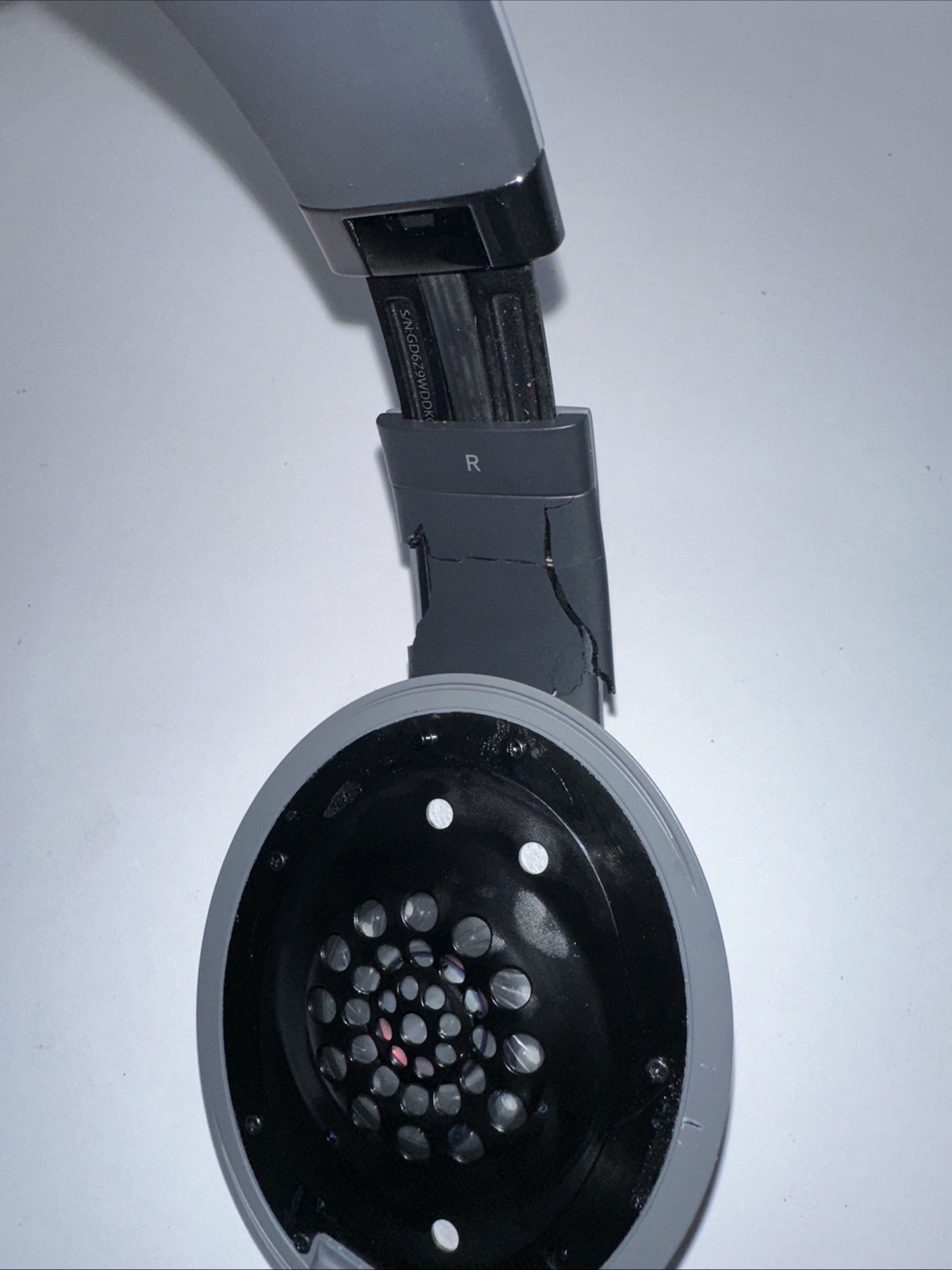 Beats by Dr. Dre Studio3 Over the Ear Wireless Headphones -Grey (Cracked Side⚠️