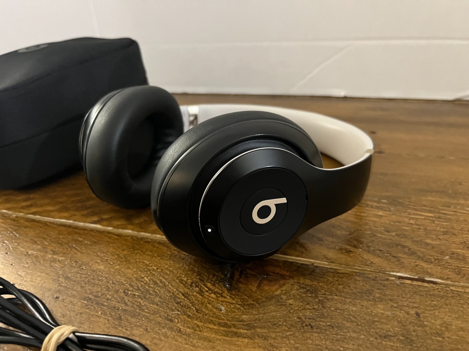Beats by Dr. Dre Beats Studio Pro Wireless Noise Cancelling Black & Gold w/ Case