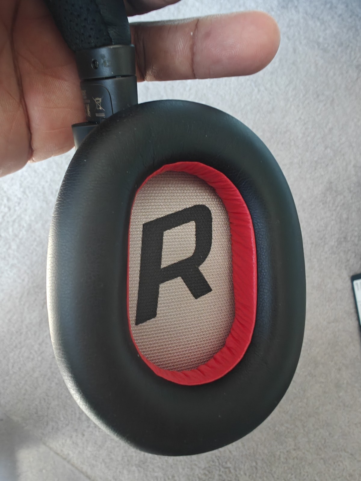 Voyager Plantronics B8200 UC Bluetooth Headphones