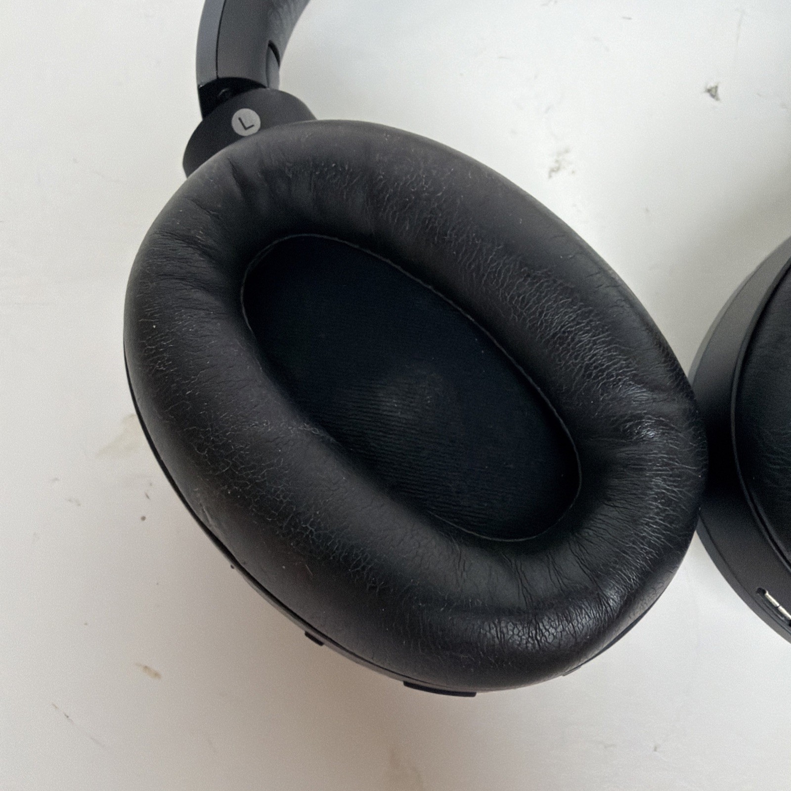 Sony MDR-1000X Wireless Noise-Canceling Headphones Black Tested Working W/ Case