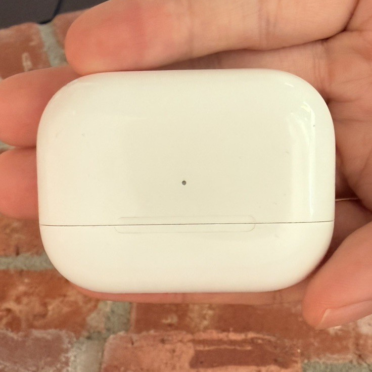 Apple AirPods Pro 1st gen Wireless Bluetooth In-Ear Earbuds w/ Charging Case