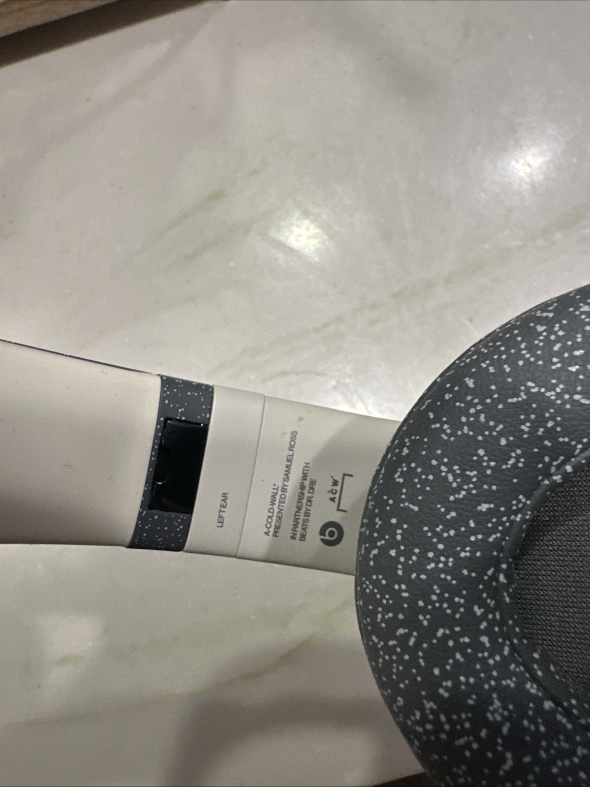 Beats Studio3 Limited Edition Wireless Over-Ear Headphones A-COLD-WALL* Cement