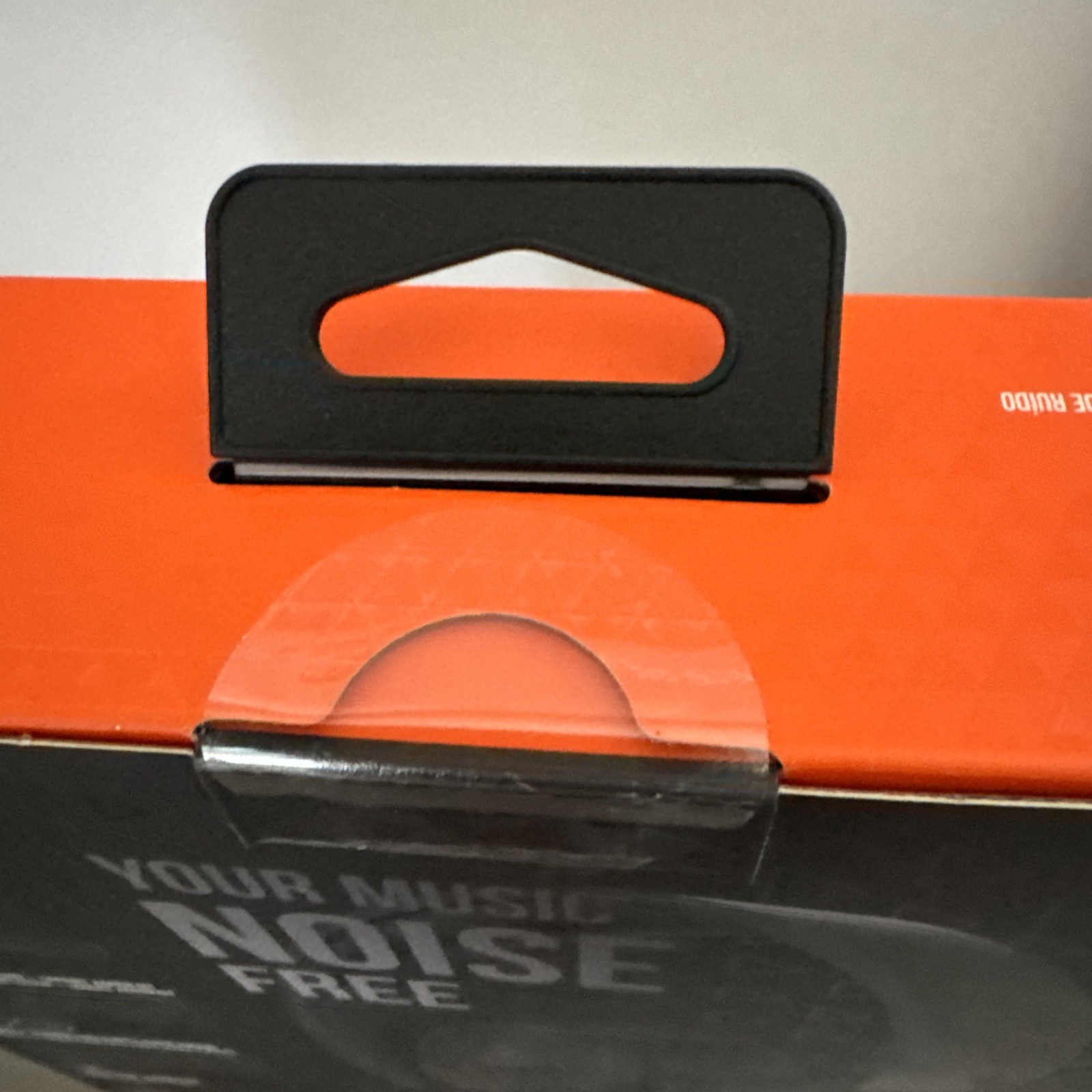 NEW JBL TUNE 670NC (FC3005023) Noise Cancelling Bluetooth Headphones Sealed