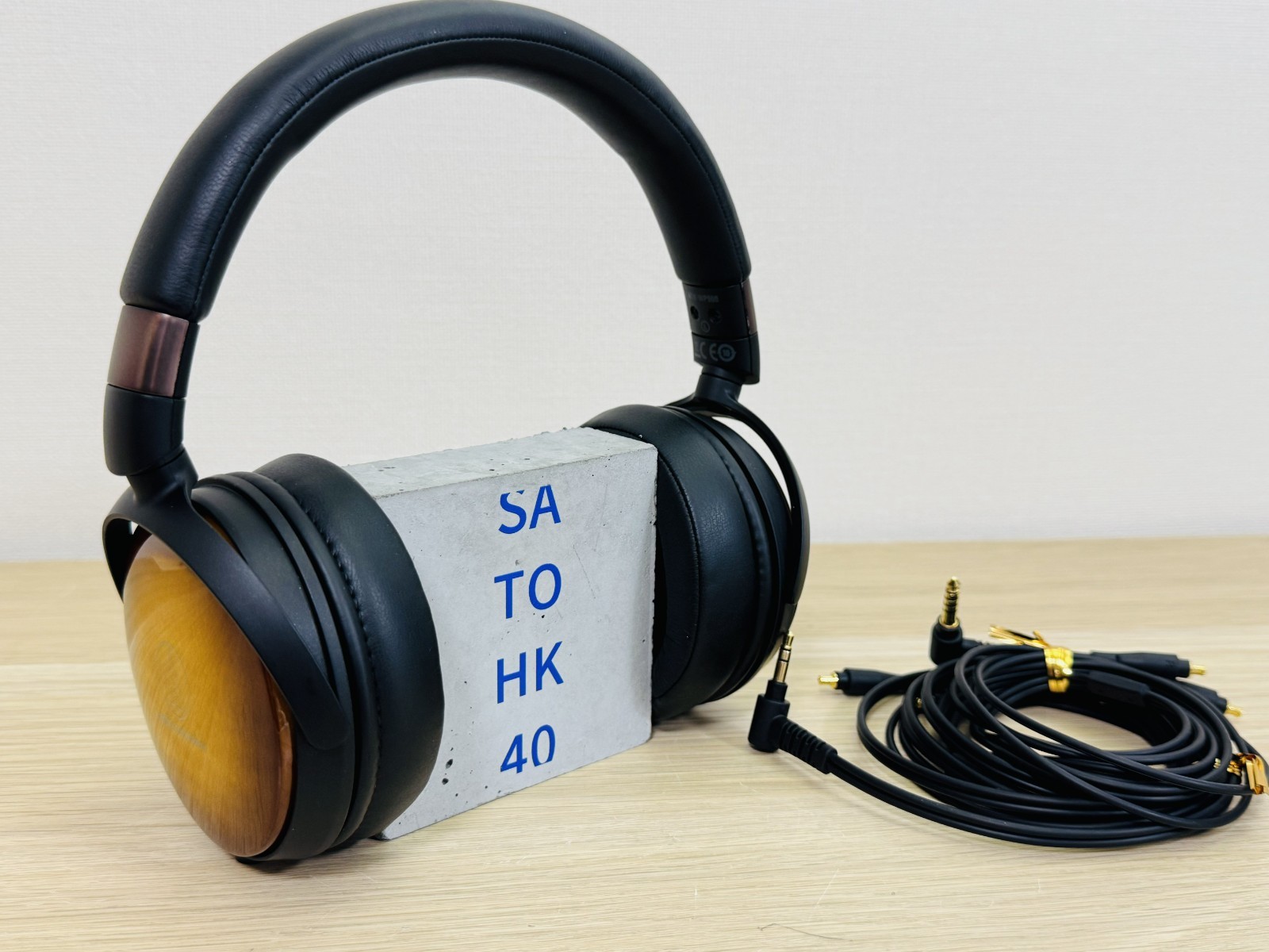 Audio-Technica ATH-WP900 Wooden Headphones 3.5mm 4.4mm Balanced A2DC Cables
