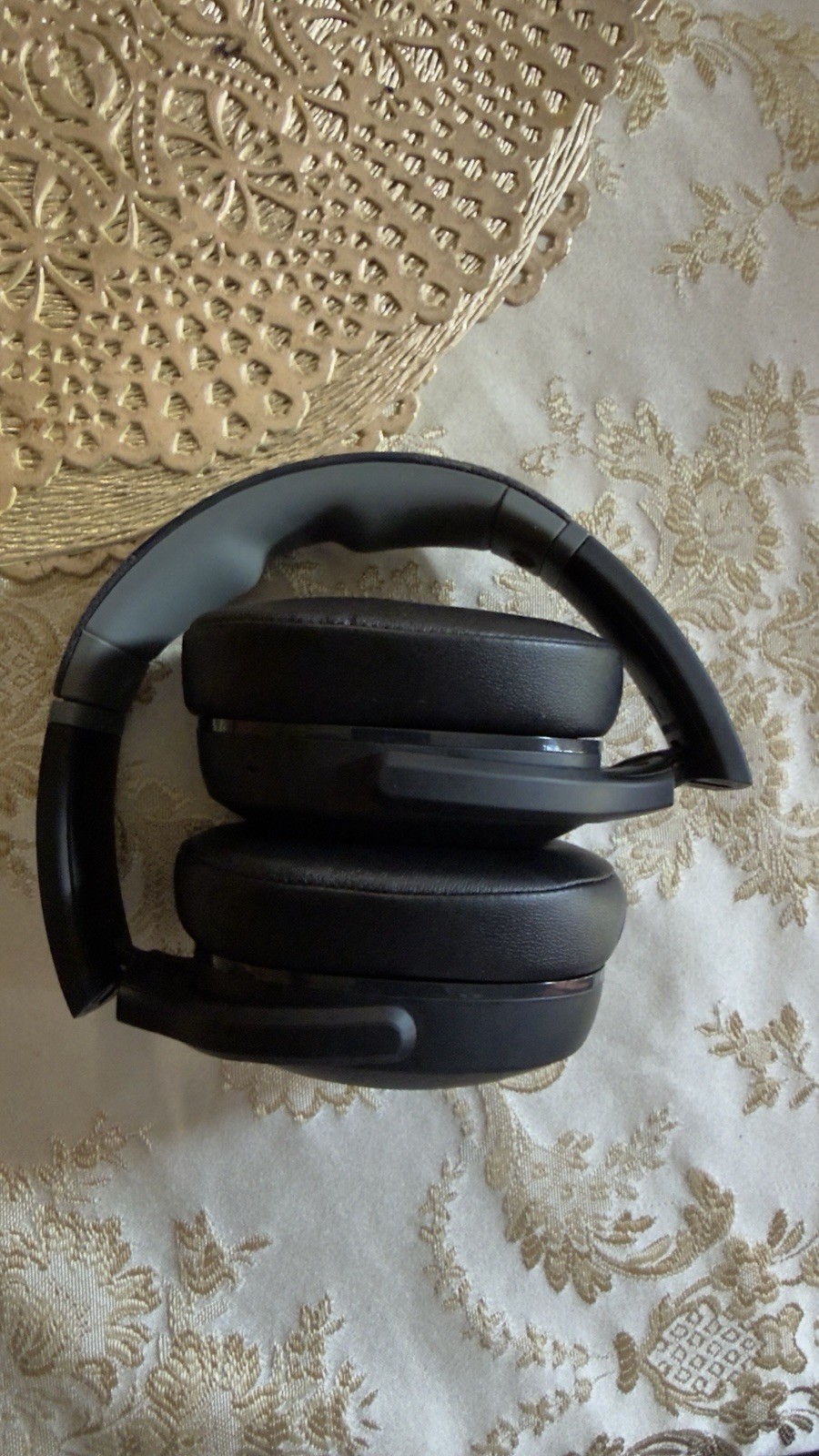 Skullcandy Crusher Evo Wireless Headphones Black Excellent Condition with Case