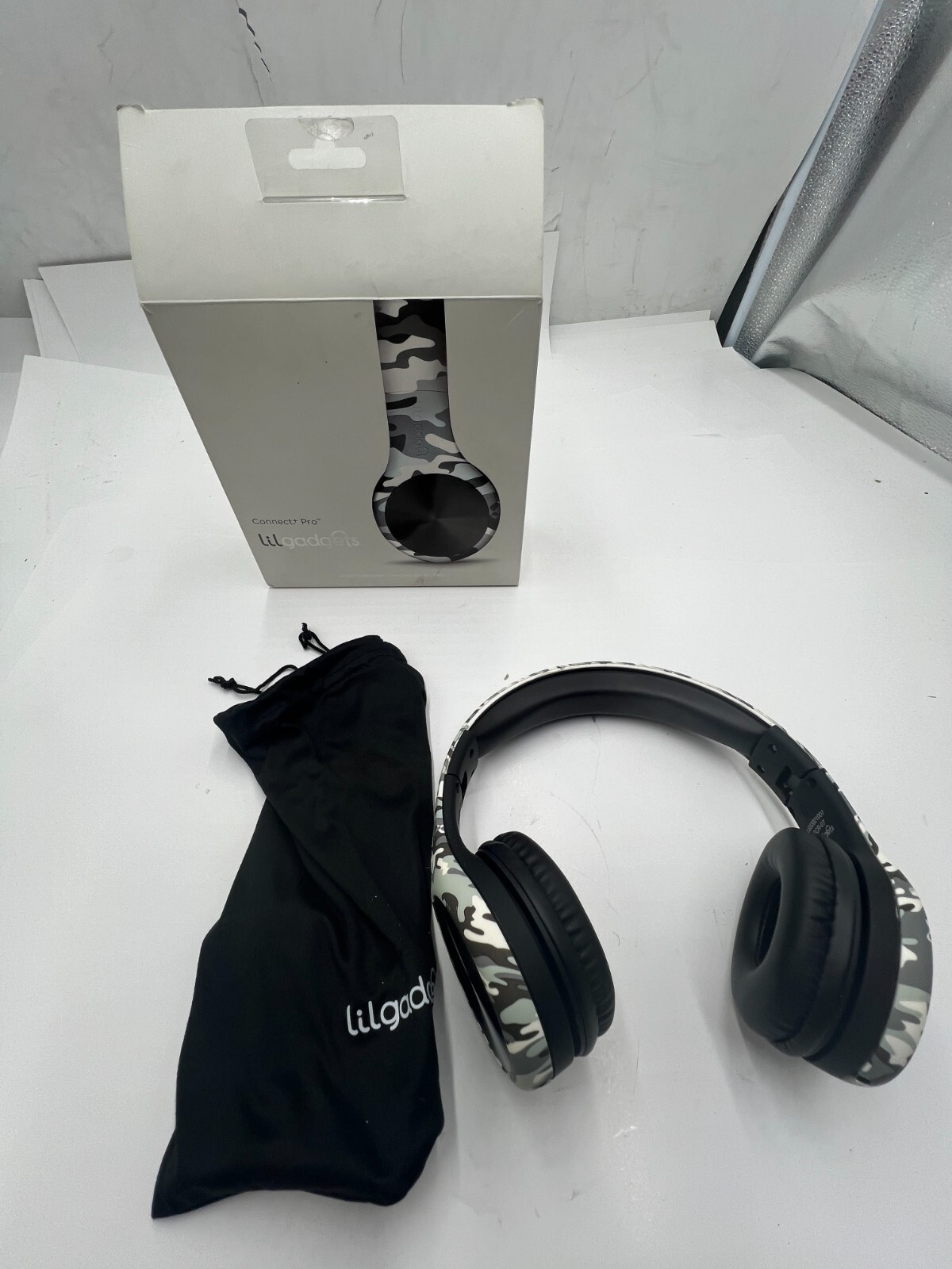 Connect+ Pro LGCR-O7 LilGadgets Over-Ear Kid Headphone Microphone Snow Camo