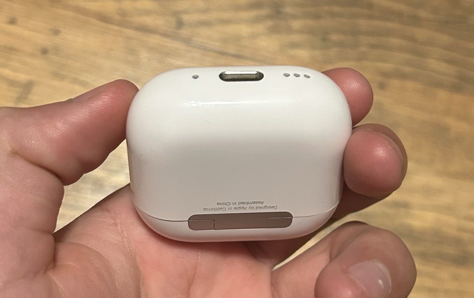 Cheap Apple AirPods 4th Gen with noise cancellation