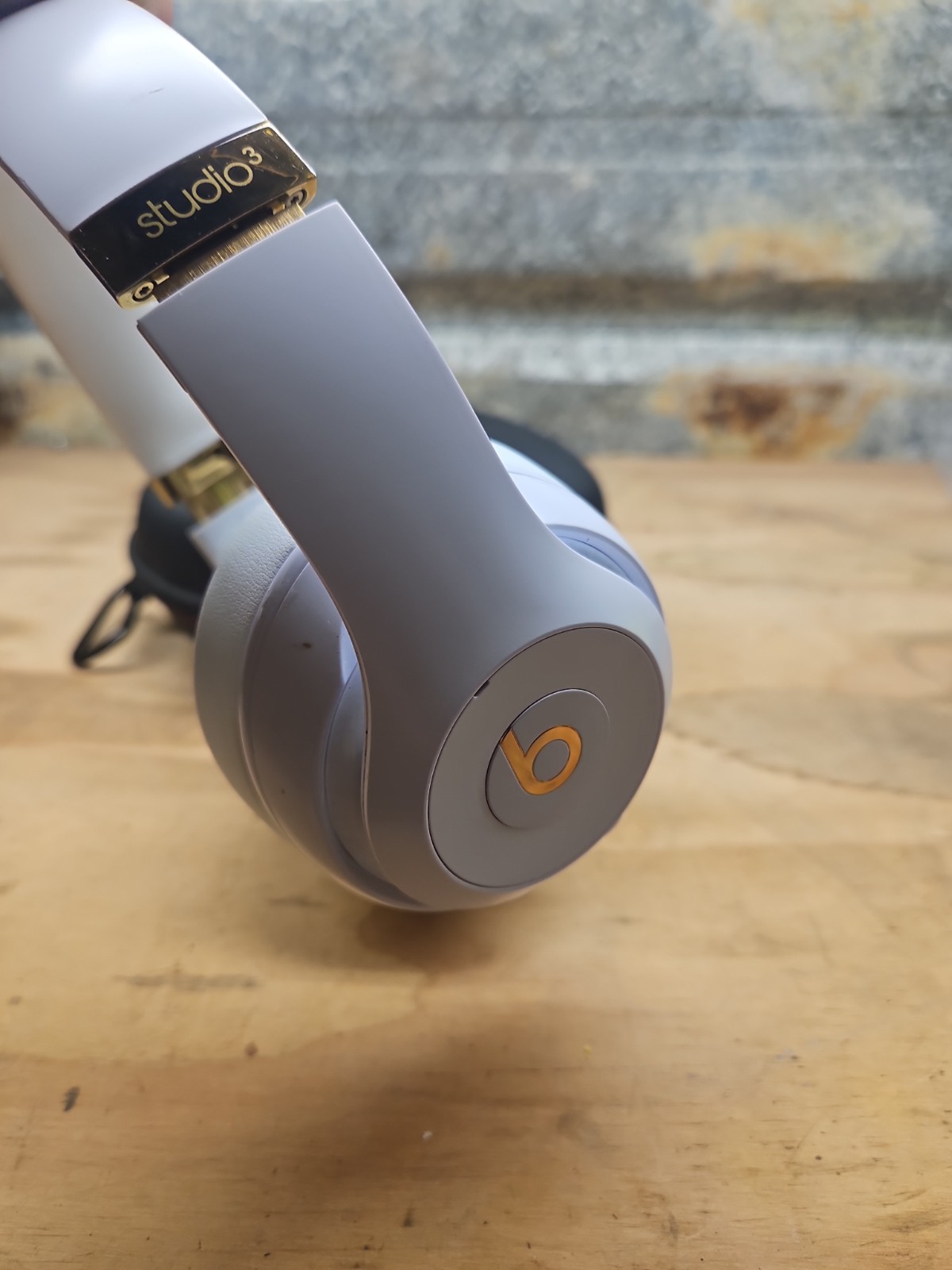 Beats by Dr. Dre Studio3 Wireless Over-Ear Headphones NEW PADS