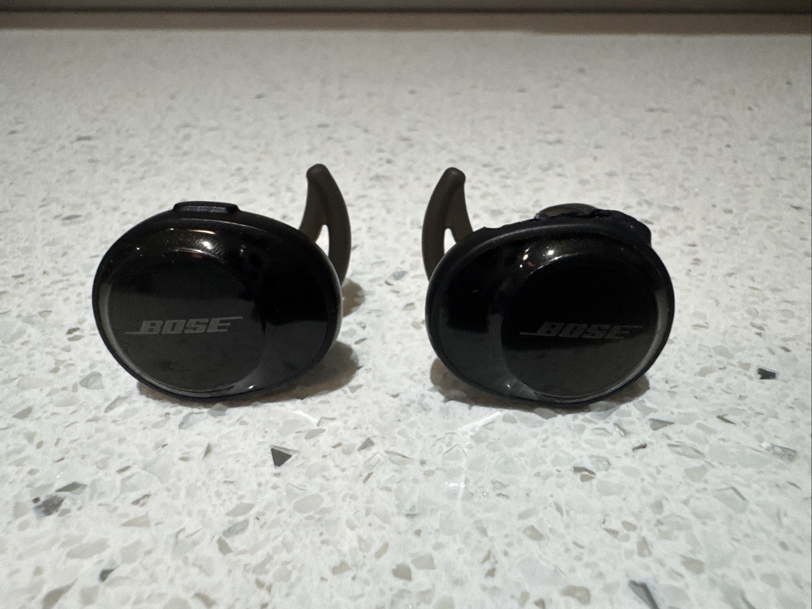 Bose SOUNDSPORT FREE WIRELESS Headphones Bluetooth Black Model 423729