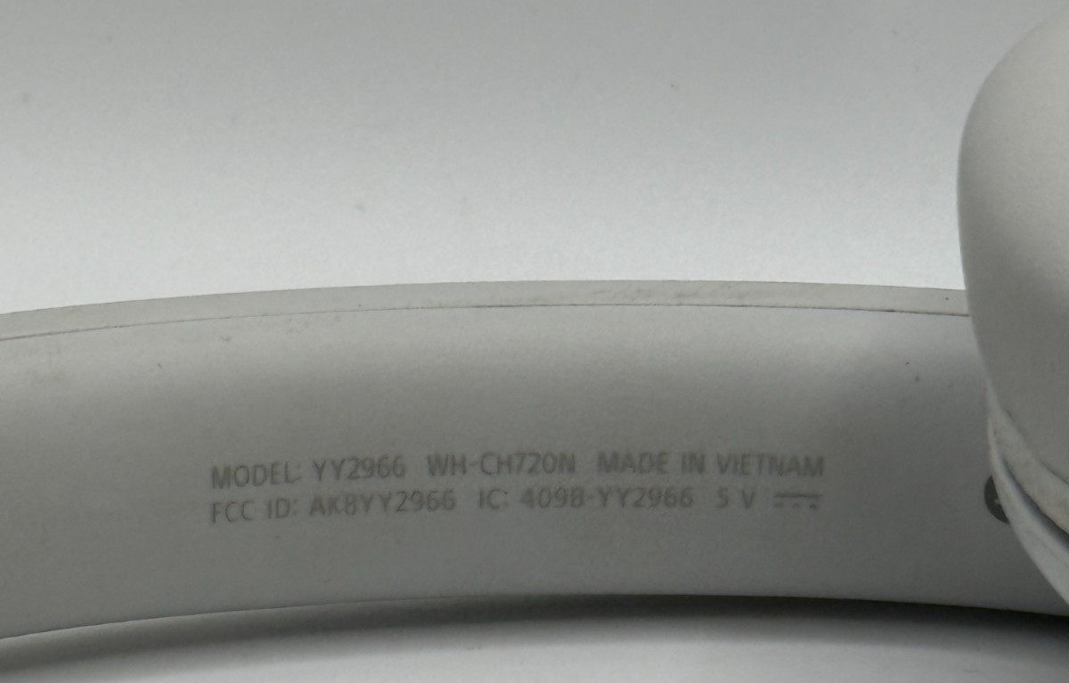 Sony Noise Canceling Wireless Headphones Model YY2966 WH-CH720N