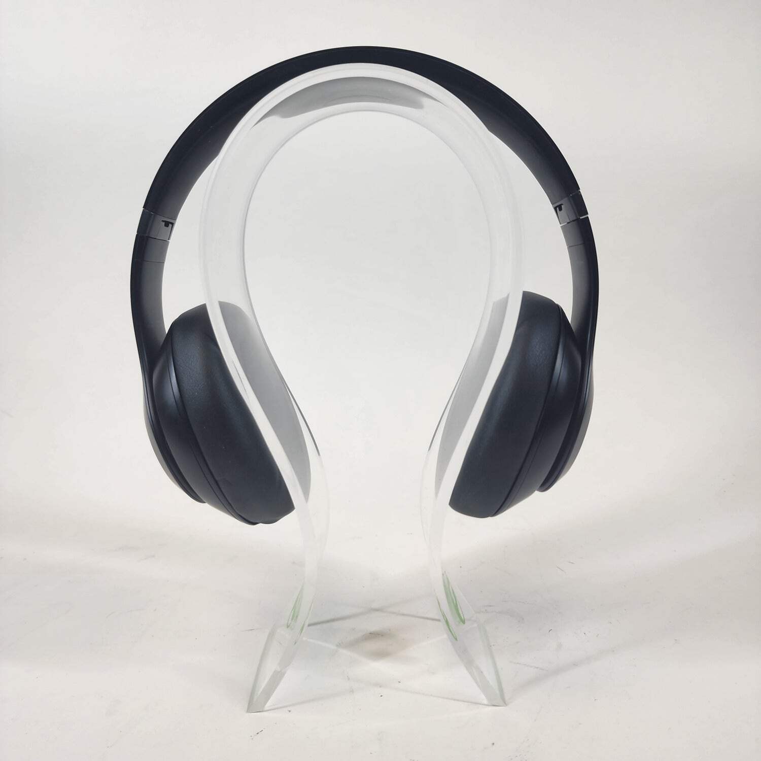 Beats BEATS STUDIO PRO Wired On-Ear Headphones Black A2924