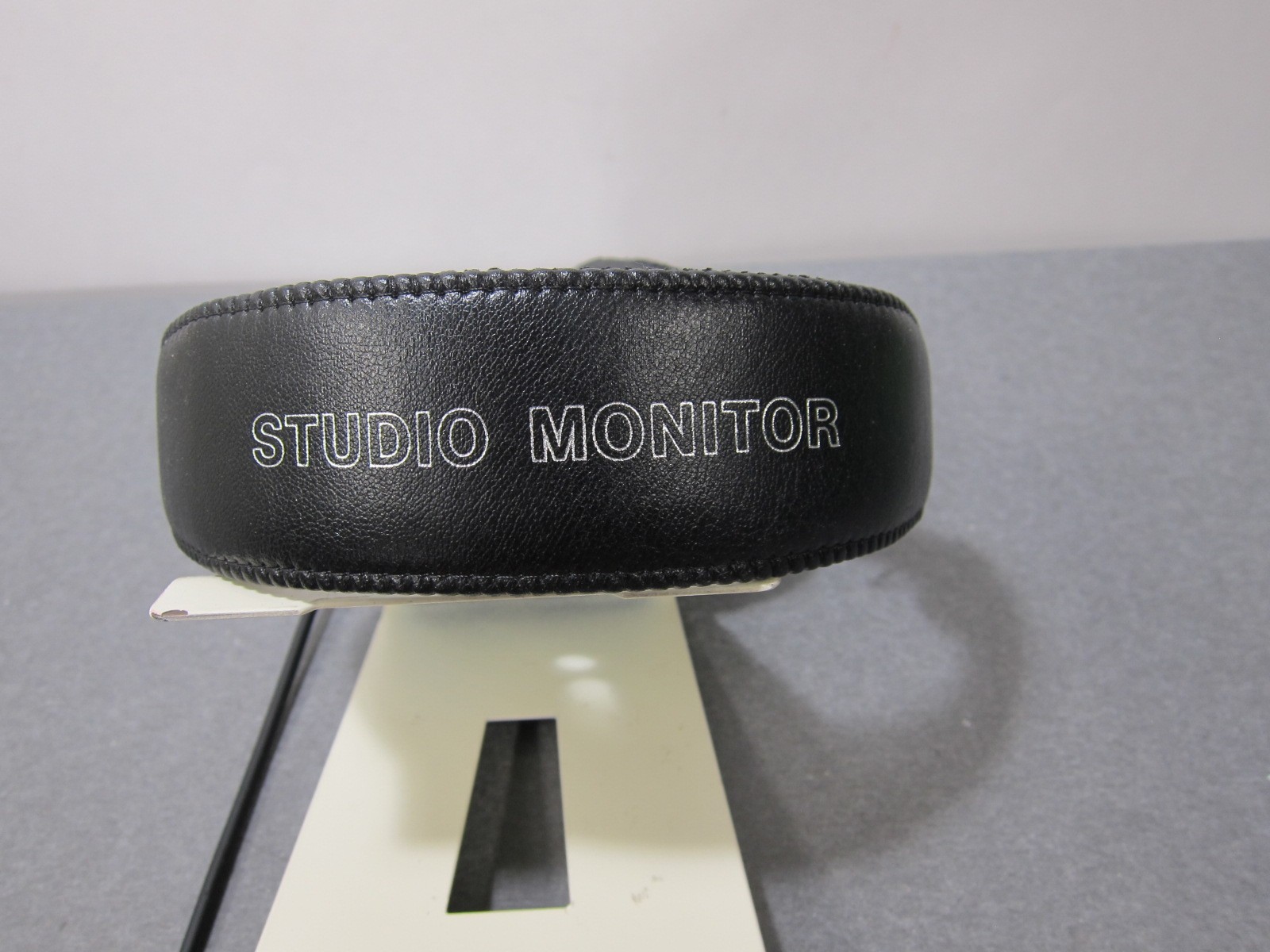Sony MDR-7506 Professional Wired Headphone Thailand – NEW EARPADS INSTALLED!