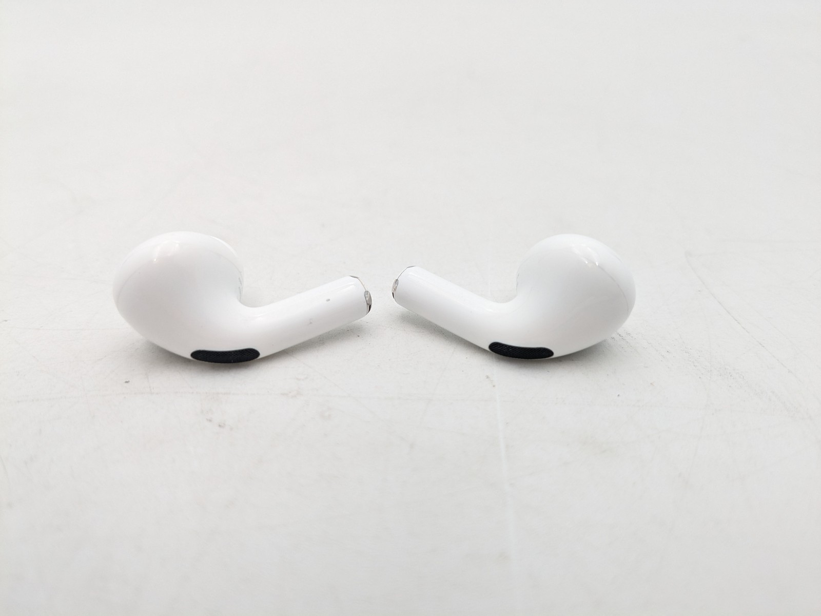 Apple AirPods Pro (2nd generation) Wireless Earbuds ANC (A2968/A3048/A3047) RFB