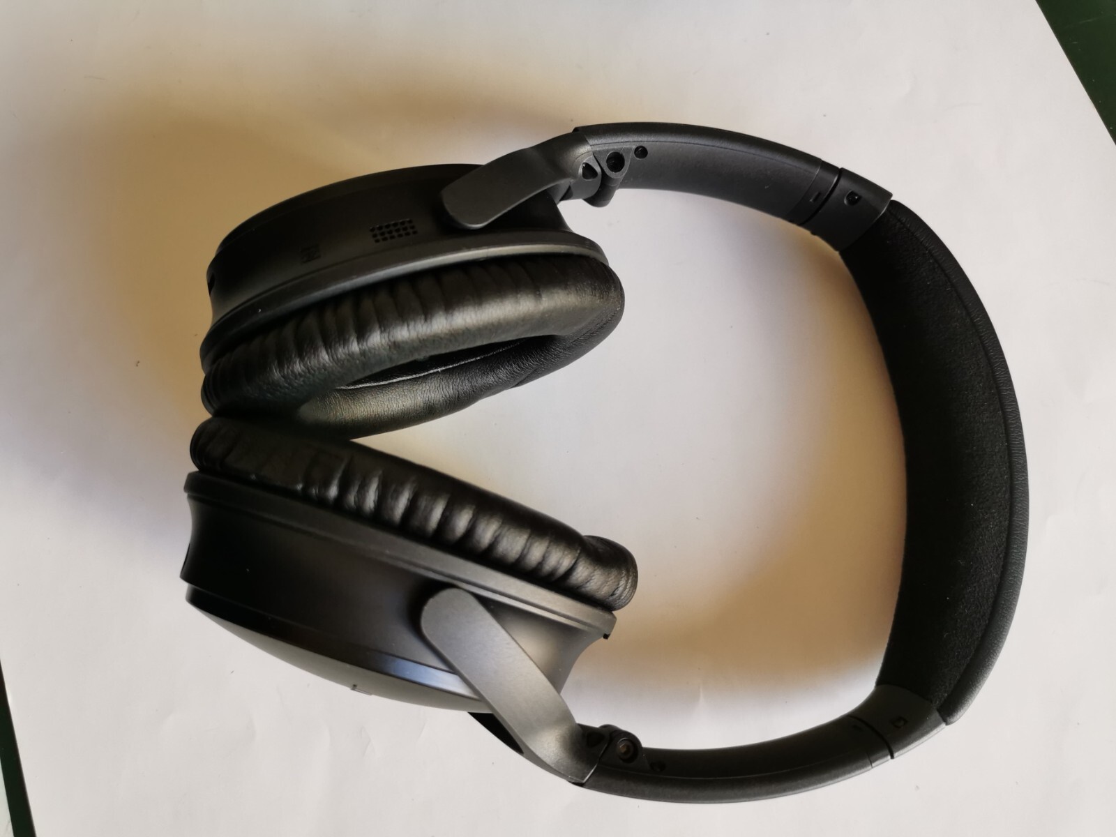 Bose QuietComfort 35 Wireless Over-Ear Headphones – Black