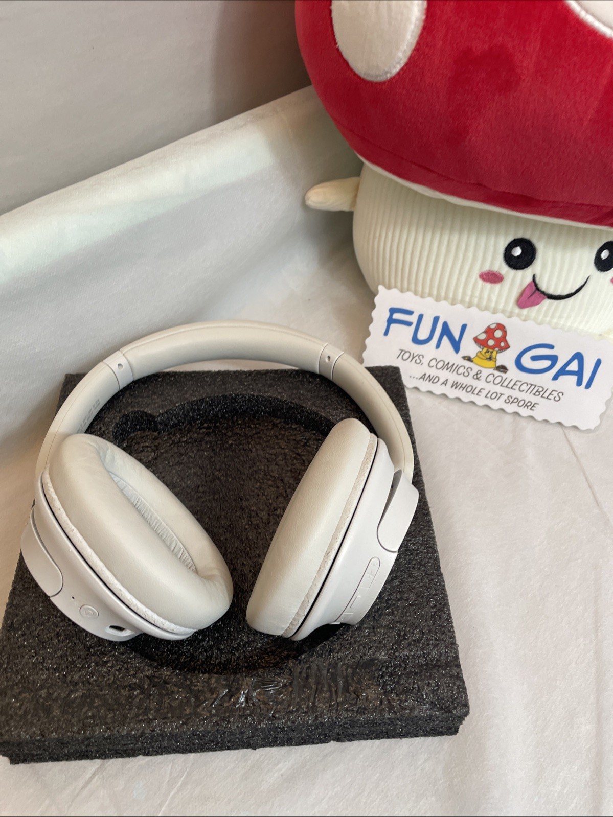 Sony Noise Canceling Wireless Headphones (Model # YY2966 WH-CH720N) TESTED Works