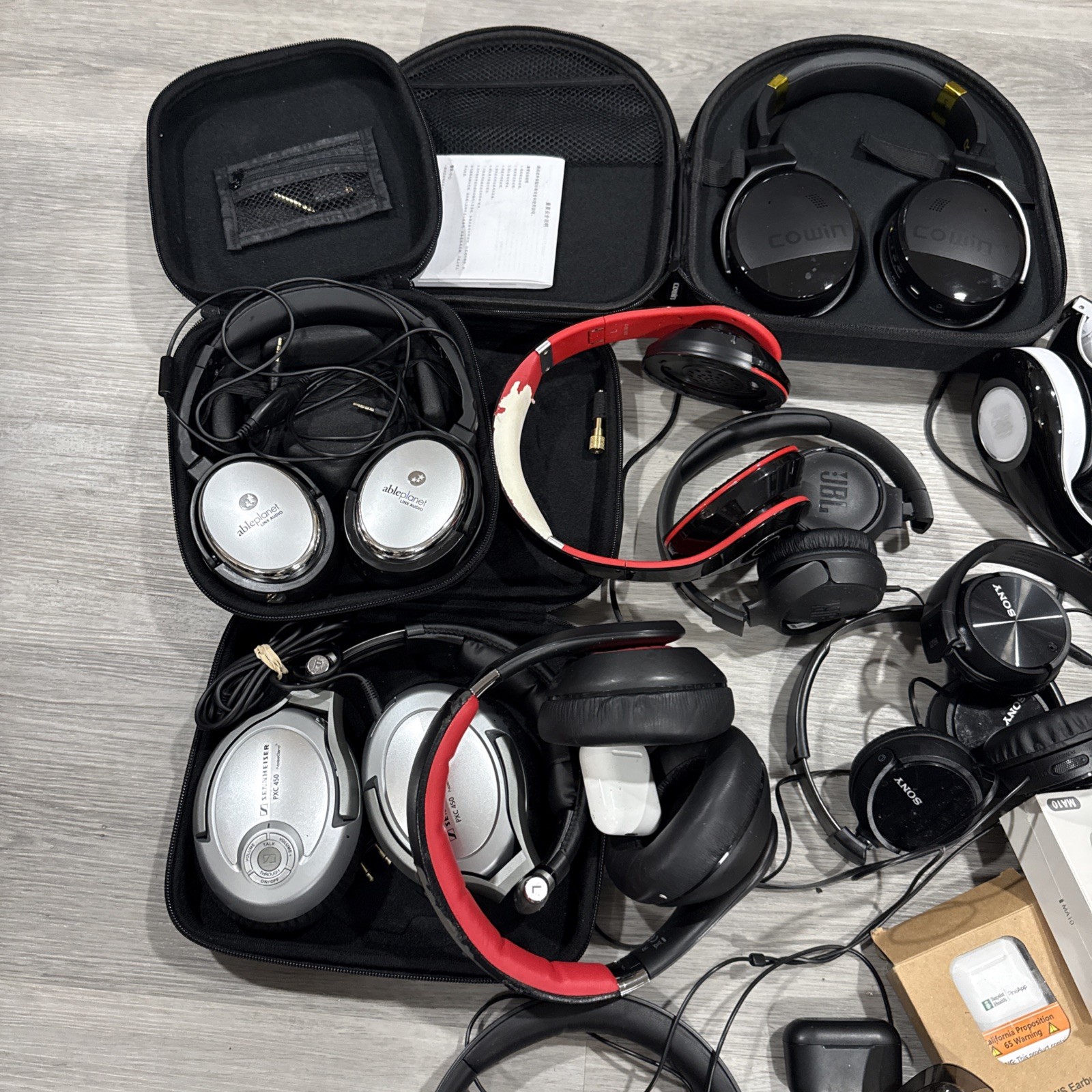 LOT OF HEADPHONES,EARBUDS MUSIC, WIRED Wireless Ect (UNTESTED) AS IS⚠️