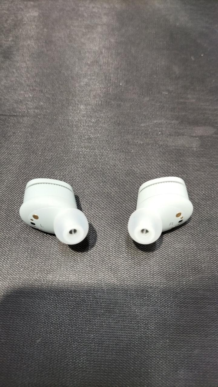 Bowers & Wilkins PI6 BT Earphones