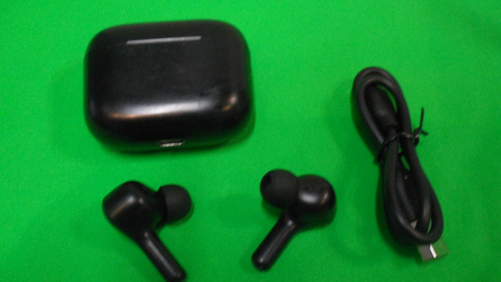 Veatool E3 True Wireless Earbuds, LED Display + Touch Control, Rechargeable Case