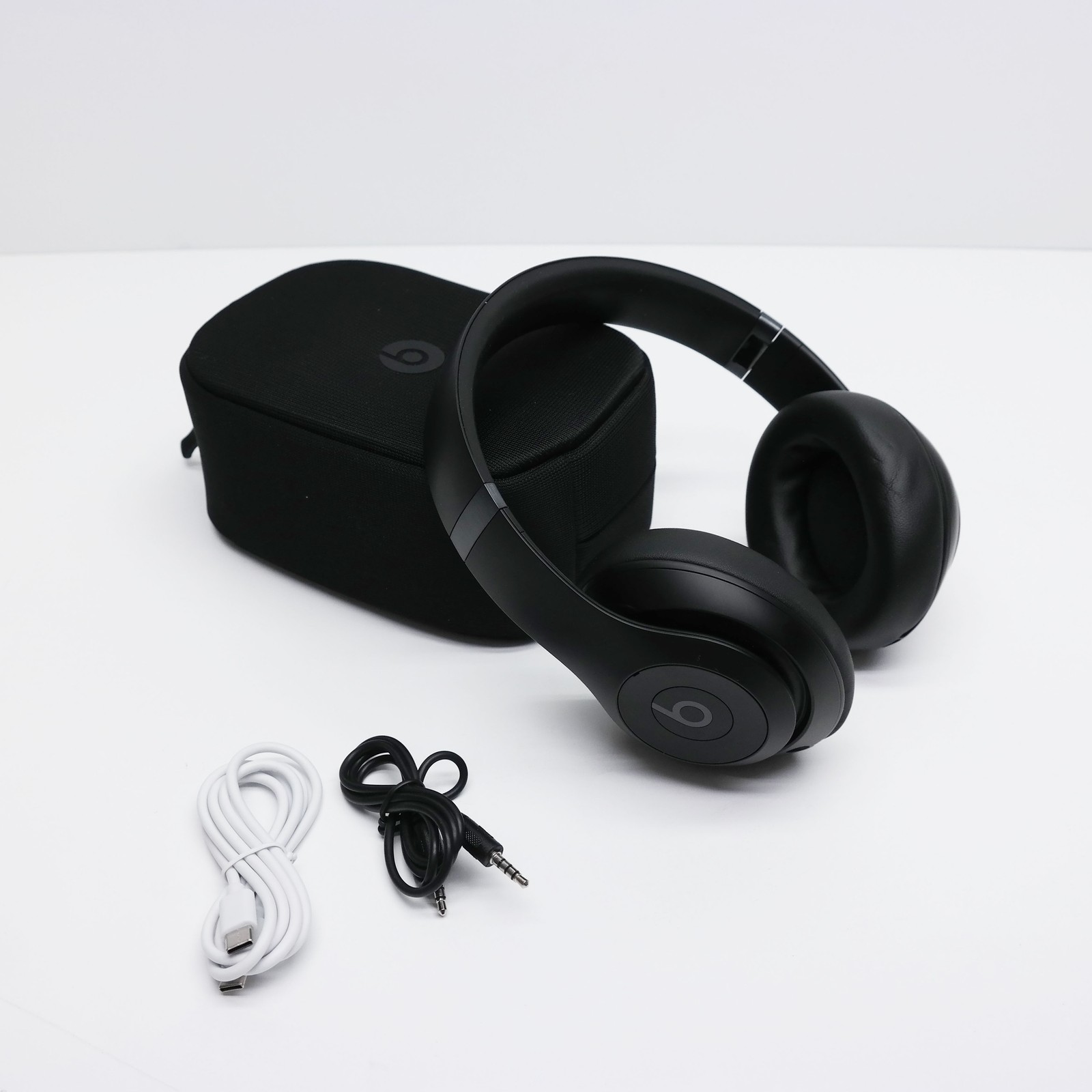 Beats by Dr. Dre Studio Pro Over Ear Headphones MQTP3LL/A Black READ