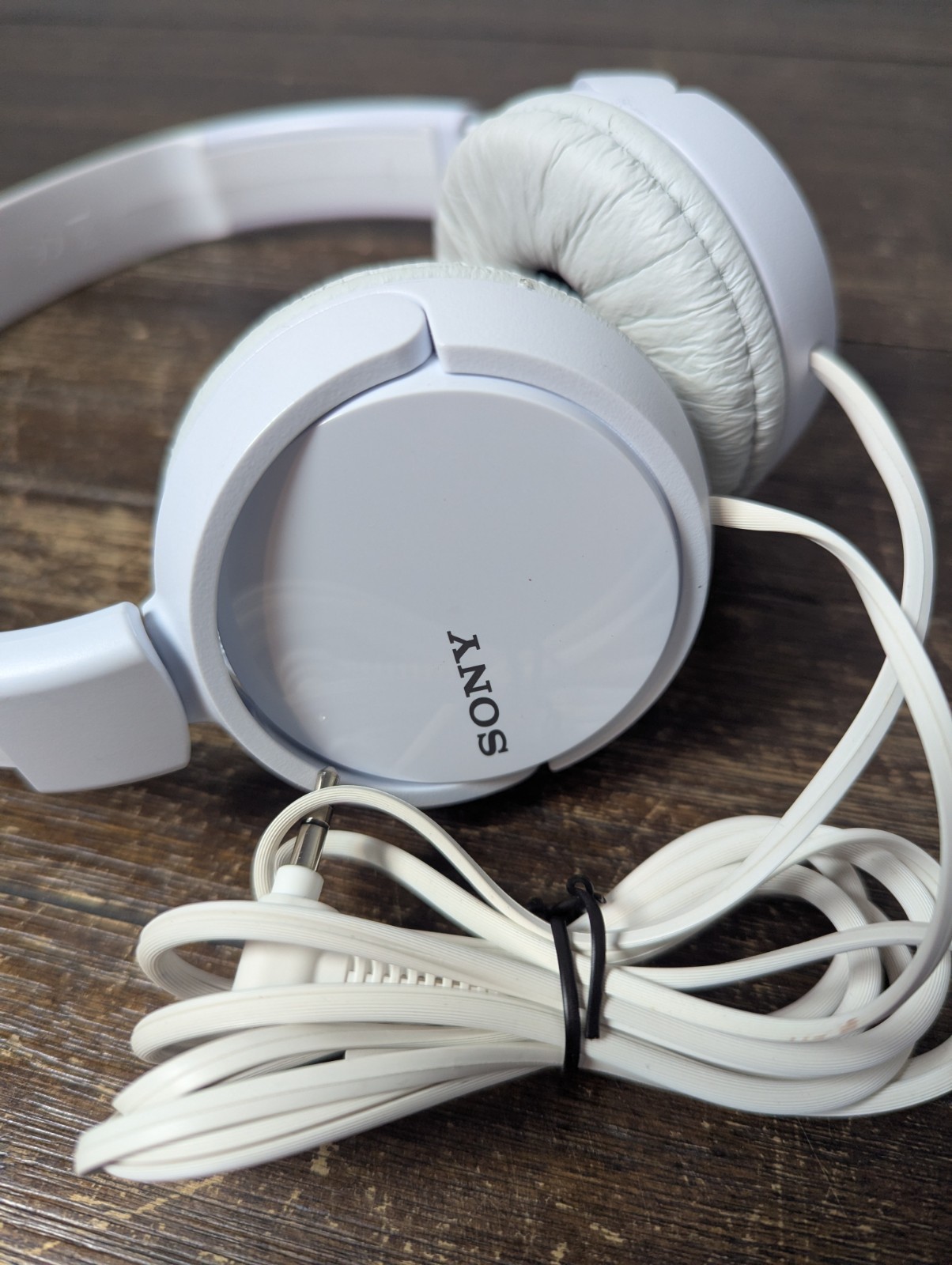 Sony MDR-ZX110 On the Ear Wired Headphones – White TESTED & WORKING