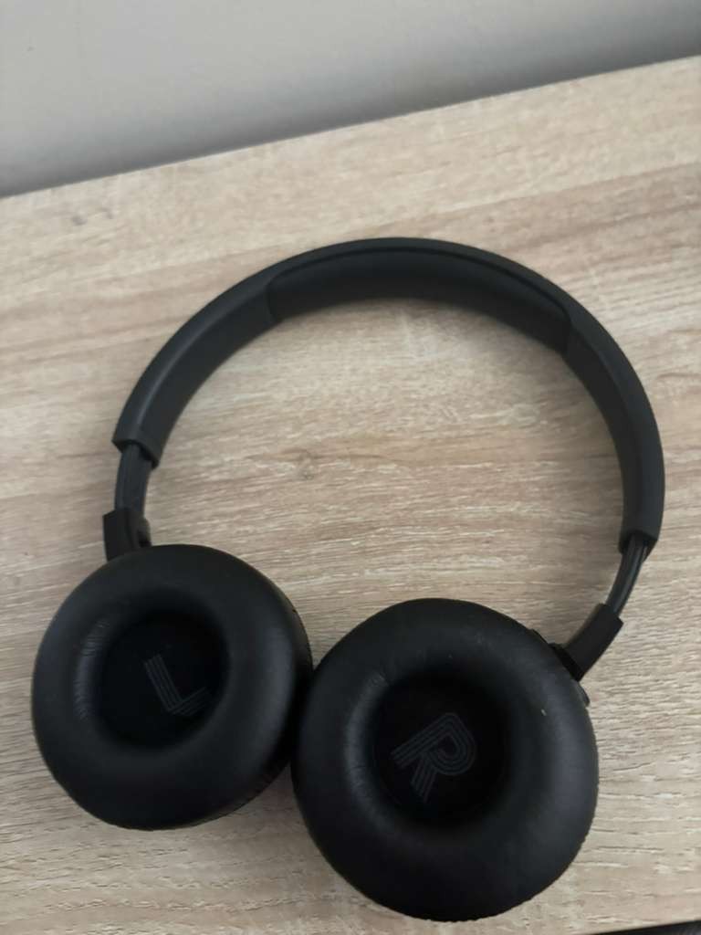 JBL TUNE 670NC Wireless Bluetooth Noise Cancelling Headphones – Slightly Used